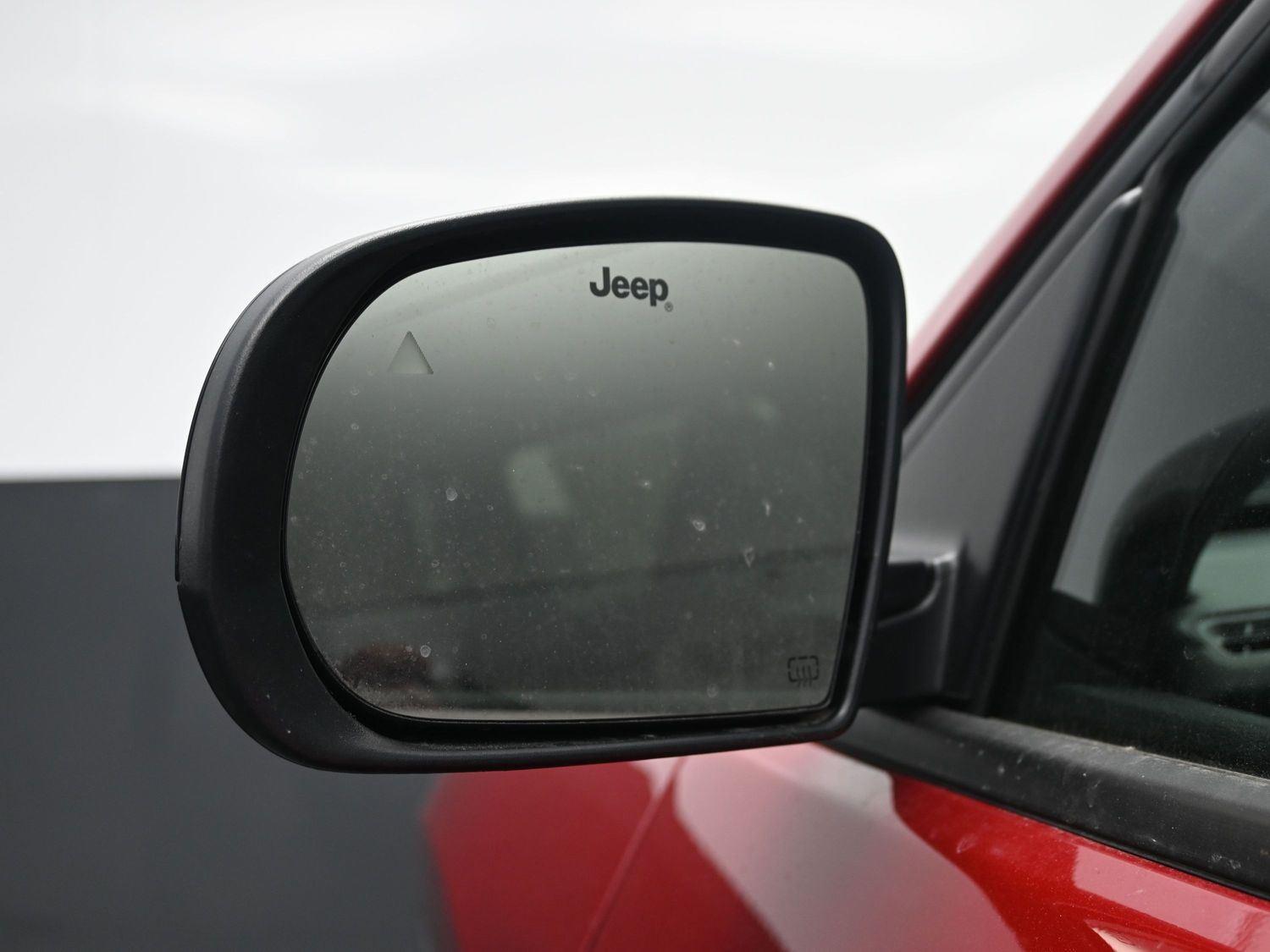 New 2026 Red Hot Pearlcoat Jeep Latitude image 15