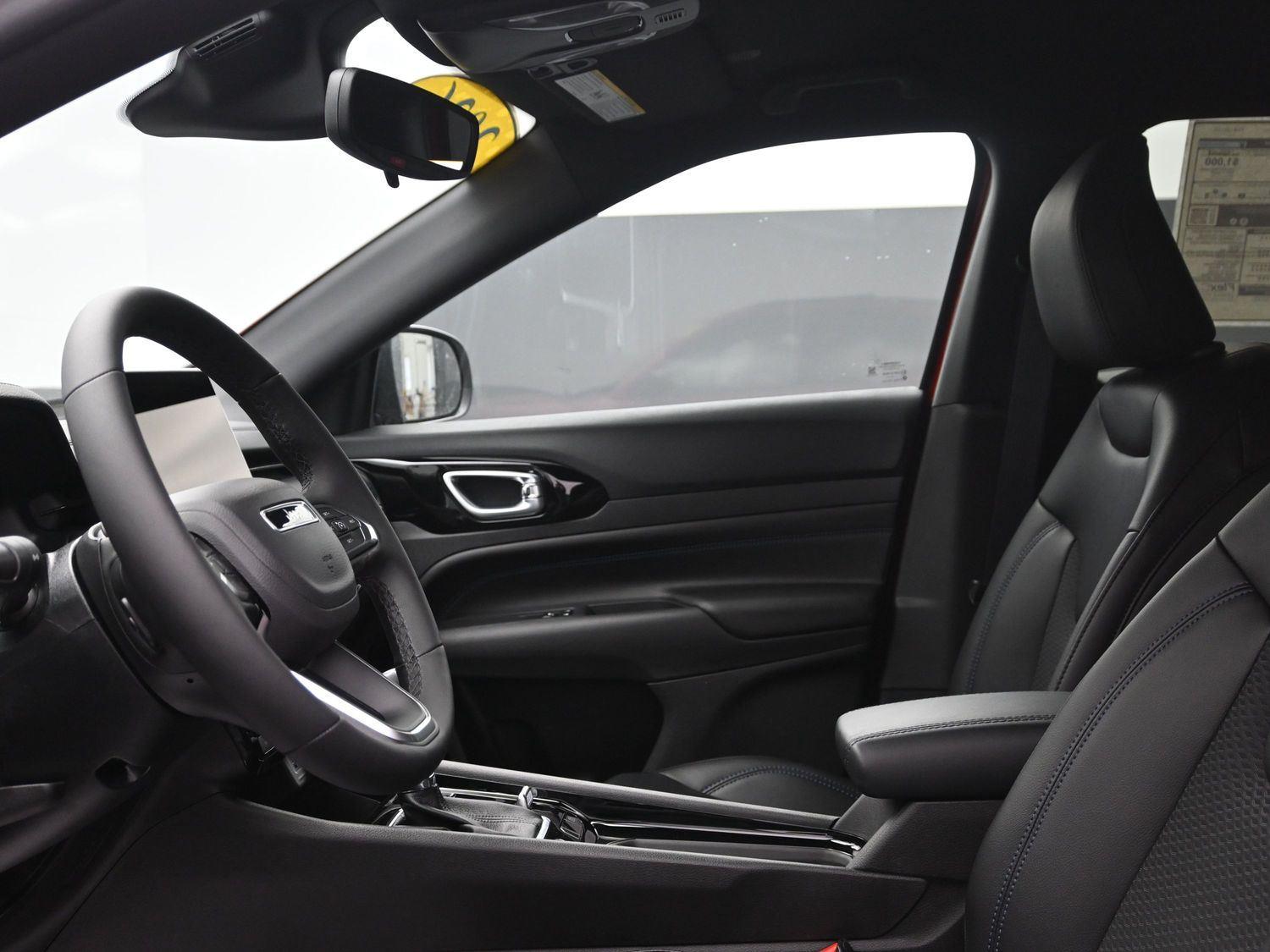 New 2026 Red Hot Pearlcoat Jeep Latitude image 17