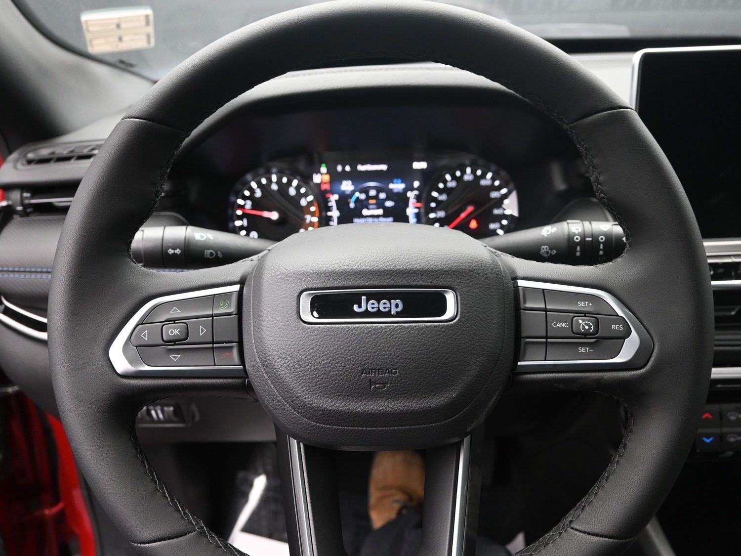 New 2026 Red Hot Pearlcoat Jeep Latitude image 18