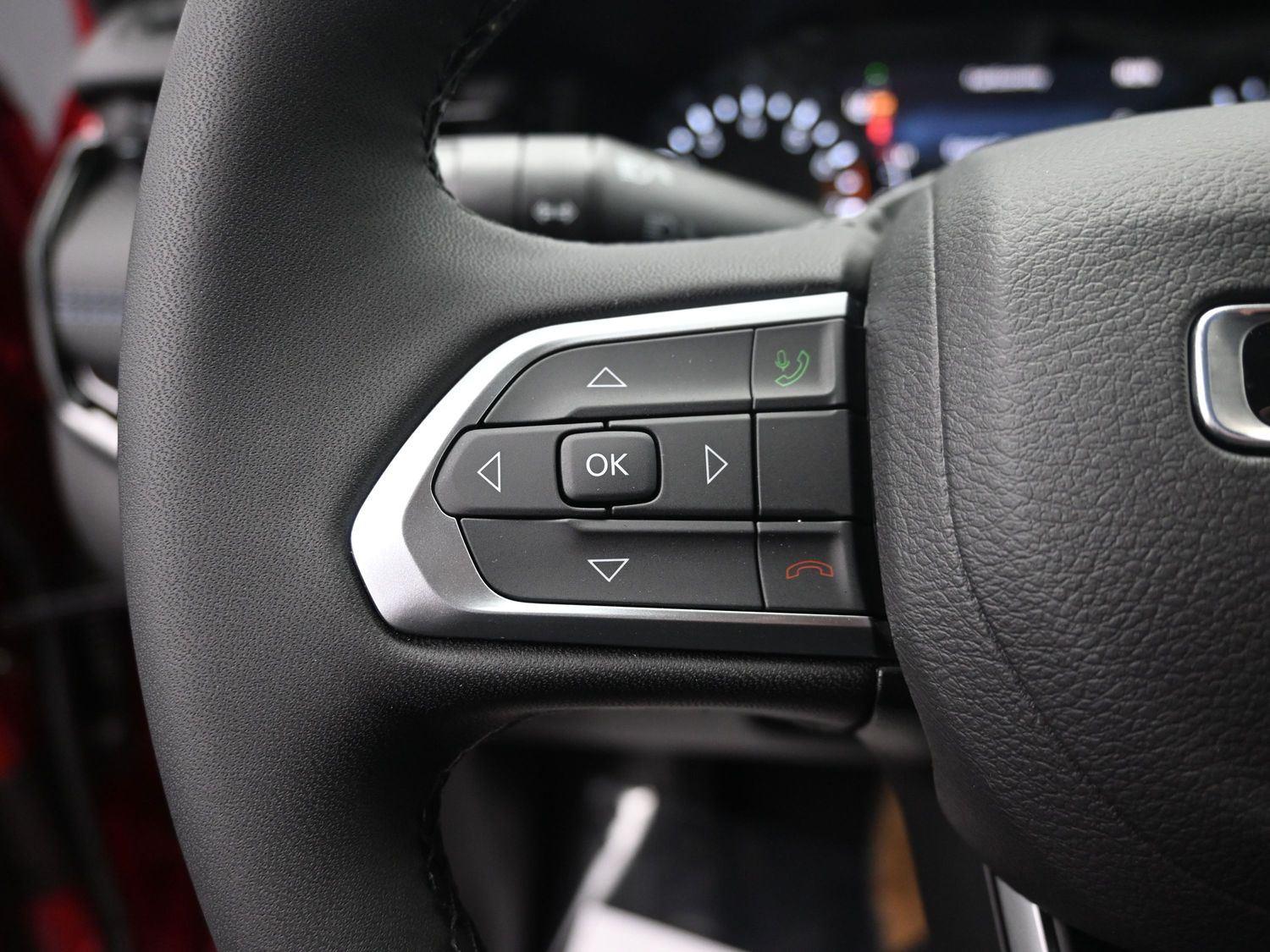 New 2026 Red Hot Pearlcoat Jeep Latitude image 19