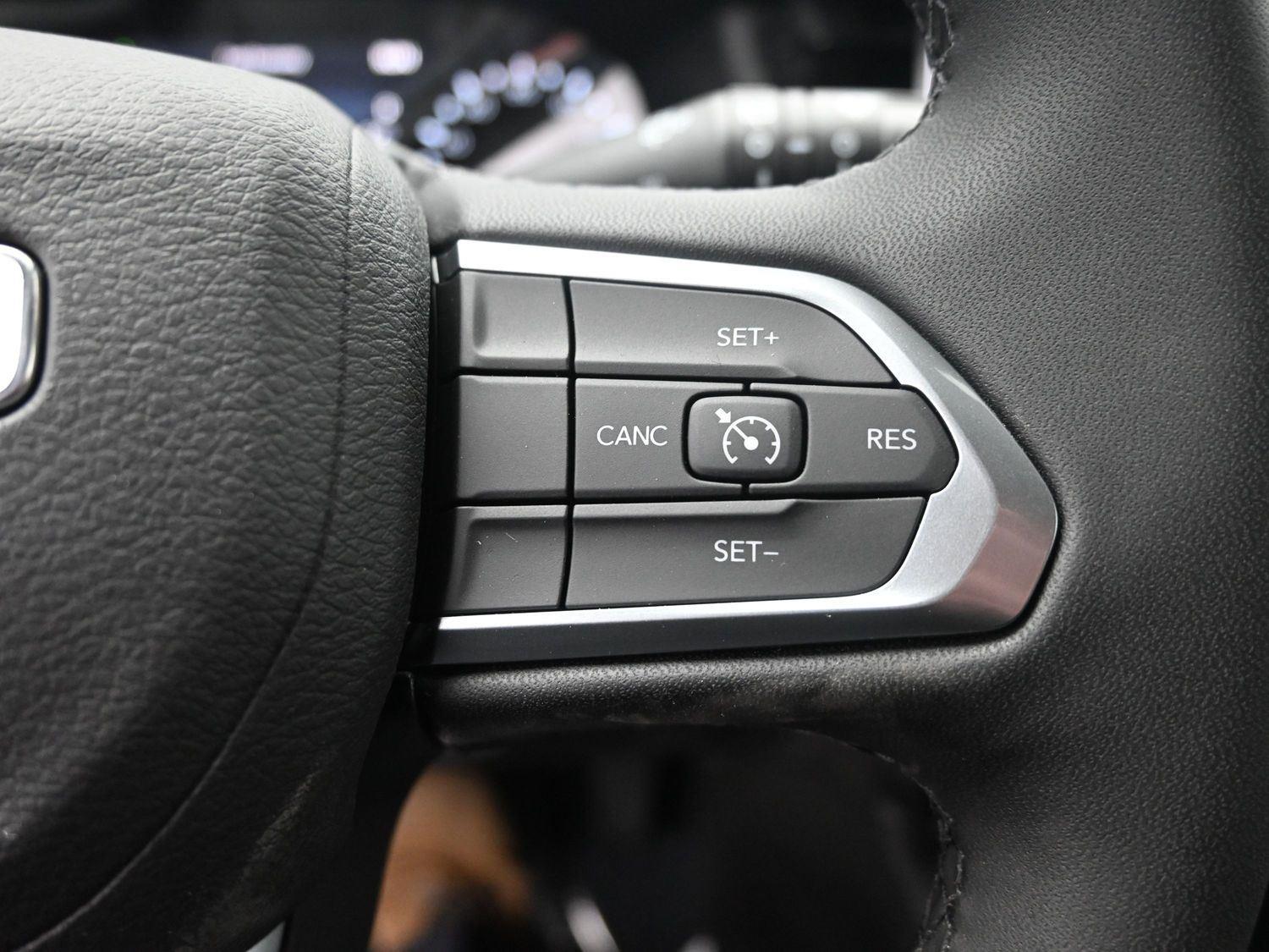 New 2026 Red Hot Pearlcoat Jeep Latitude image 20