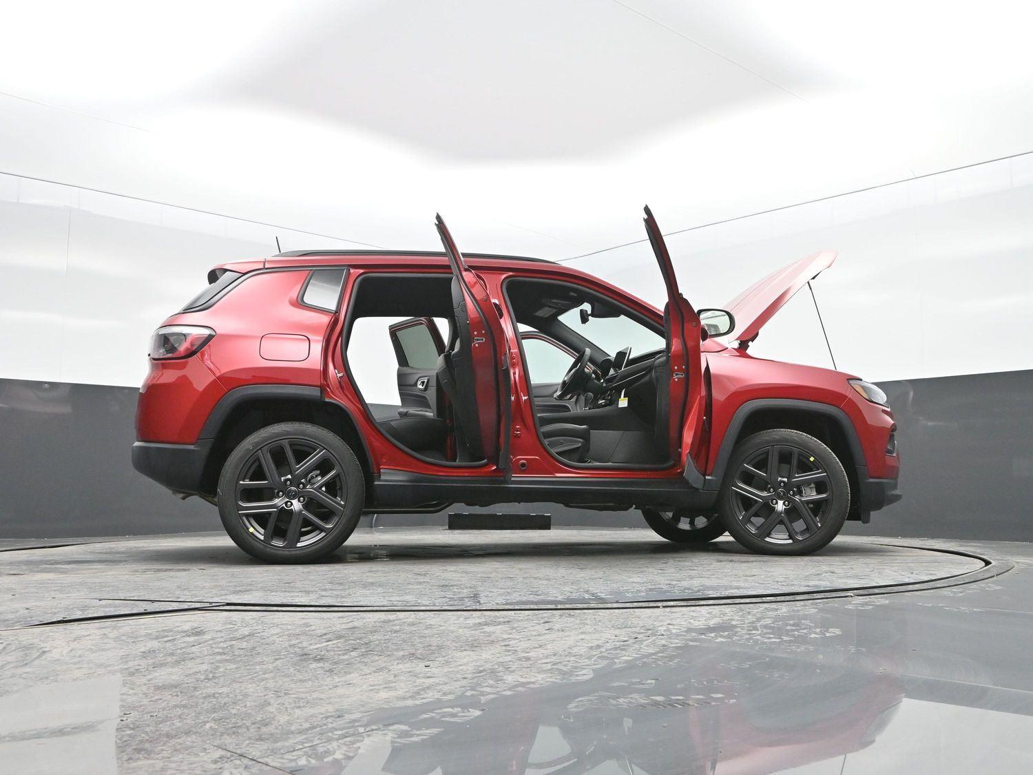 New 2026 Red Hot Pearlcoat Jeep Latitude image 44