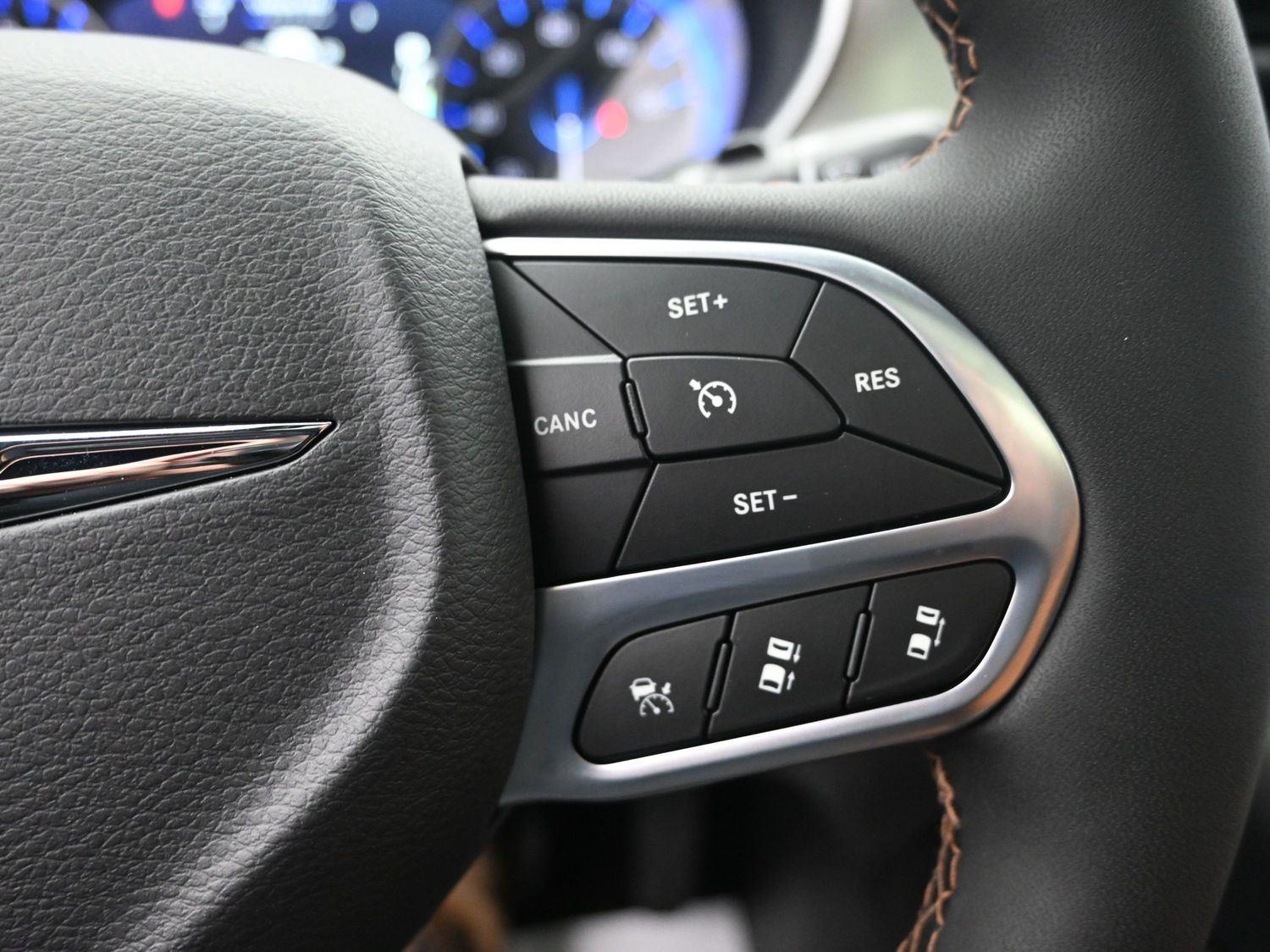 New 2026 Diamond Black Crystal Pearlcoat Chrysler Pinnacle image 27