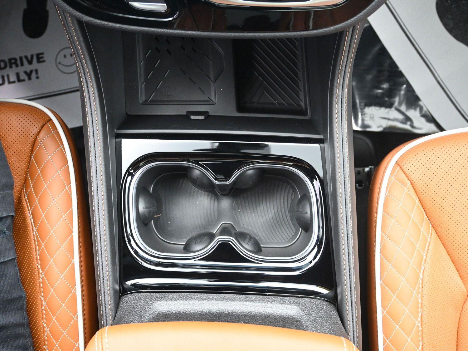 New 2026 Diamond Black Crystal Pearlcoat Chrysler Pinnacle image 35