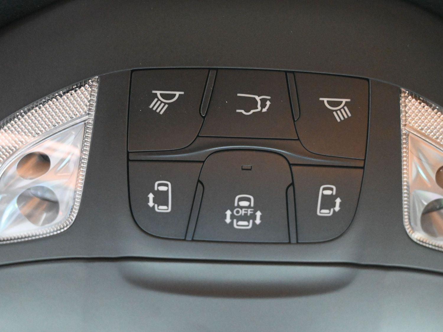 New 2026 Diamond Black Crystal Pearlcoat Chrysler Pinnacle image 36