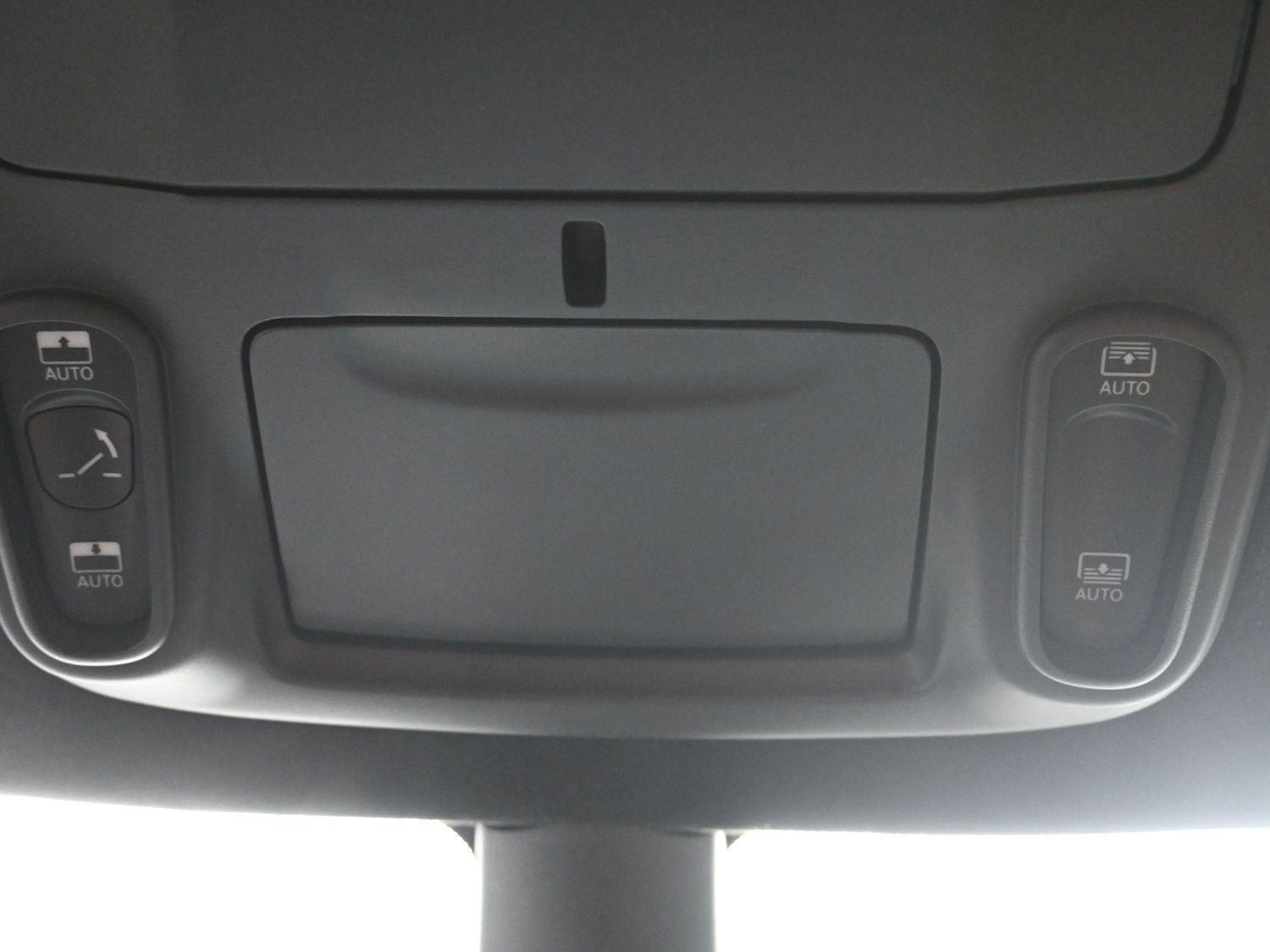 New 2026 Diamond Black Crystal Pearlcoat Chrysler Pinnacle image 37