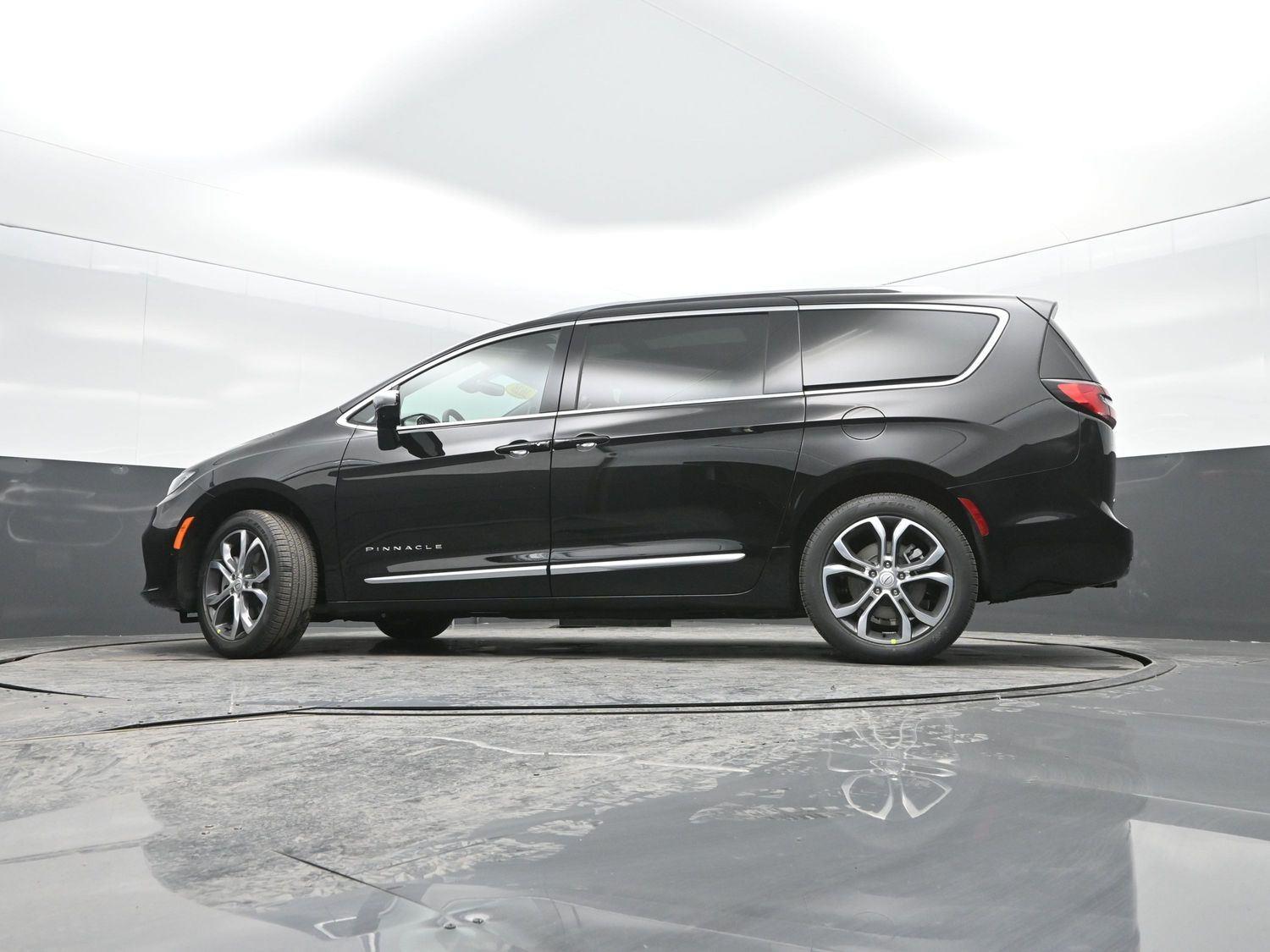 New 2026 Diamond Black Crystal Pearlcoat Chrysler Pinnacle image 40