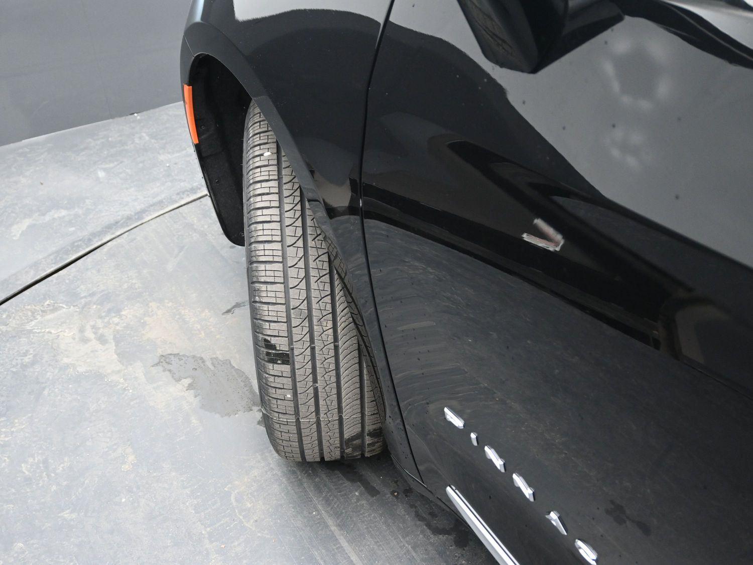 New 2026 Diamond Black Crystal Pearlcoat Chrysler Pinnacle image 5