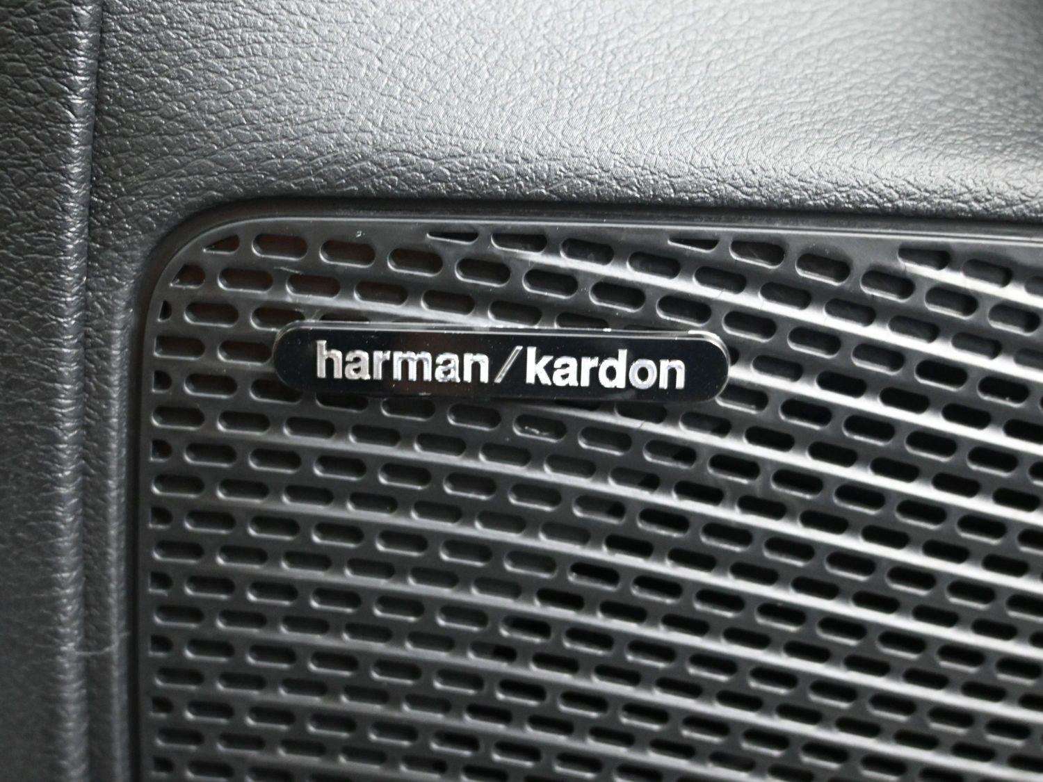 New 2026 Diamond Black Crystal Pearlcoat Chrysler Pinnacle image 9