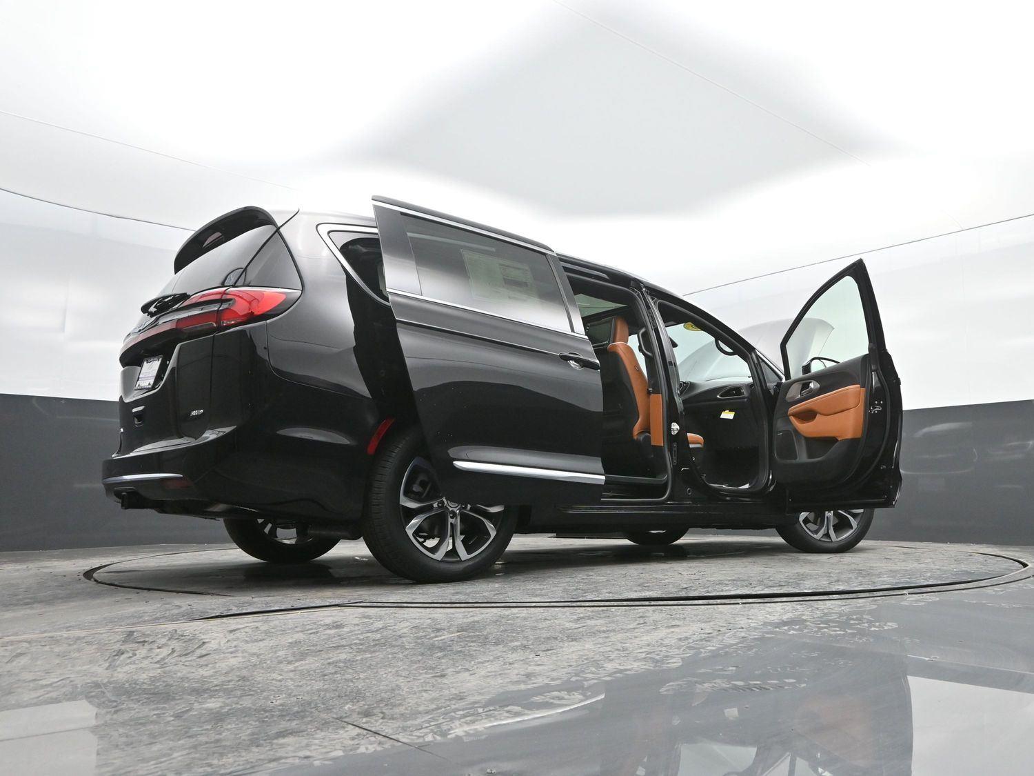 New 2026 Diamond Black Crystal Pearlcoat Chrysler Pinnacle image 56