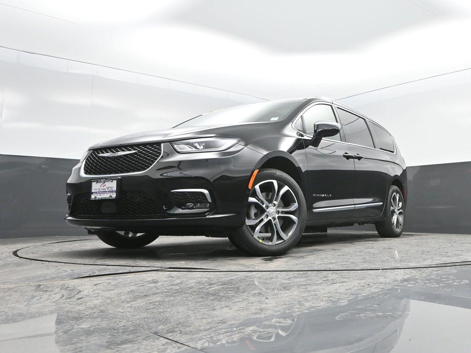 New 2026 Diamond Black Crystal Pearlcoat Chrysler Pinnacle image 51