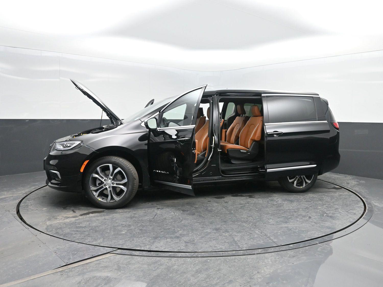 New 2026 Diamond Black Crystal Pearlcoat Chrysler Pinnacle image 55