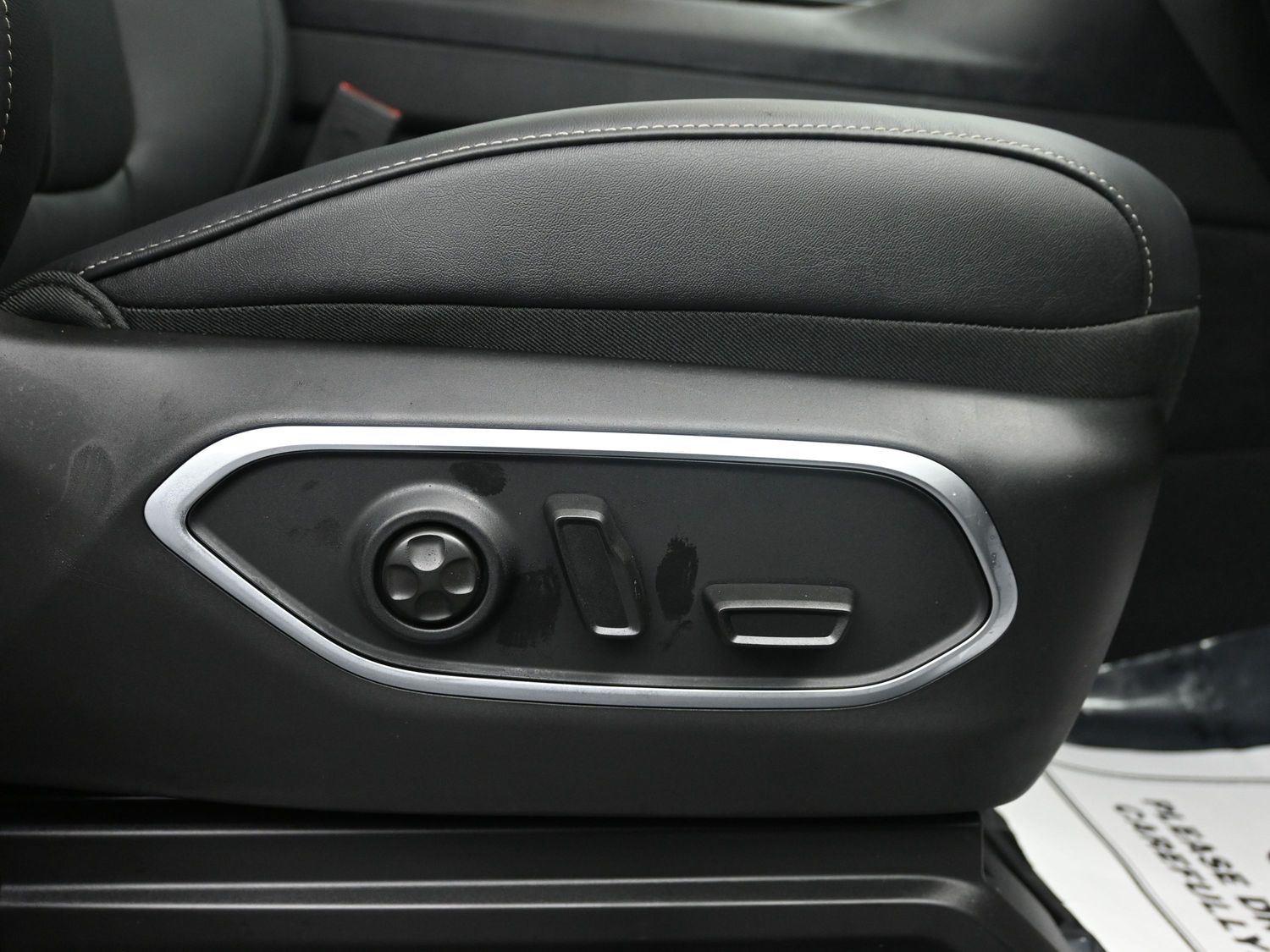 New 2026 Baltic Gray Metallic Clearcoat Jeep Limited Reserve image 9