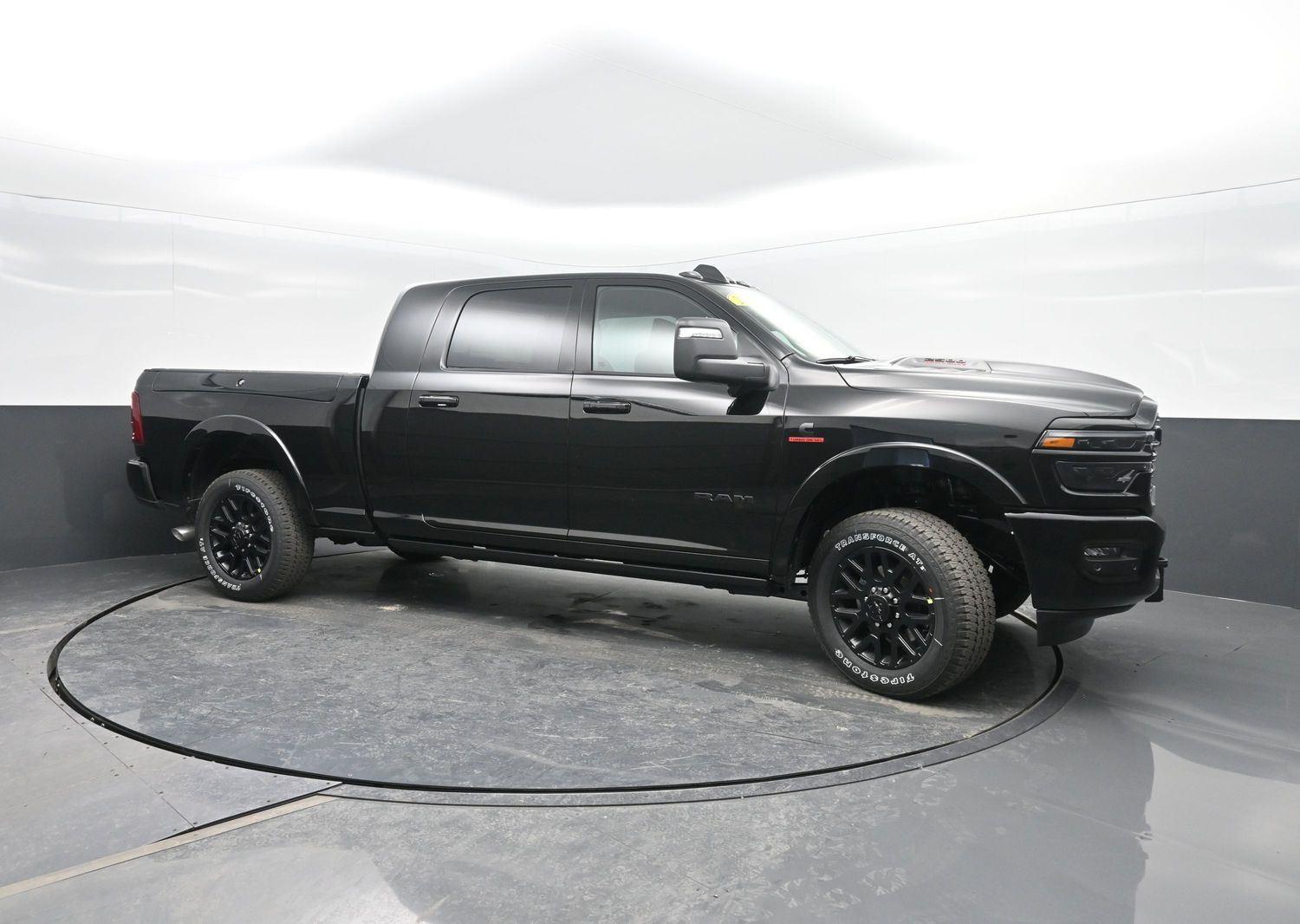 New 2026 Diamond Black Crystal Pearlcoat Ram Limited image 4