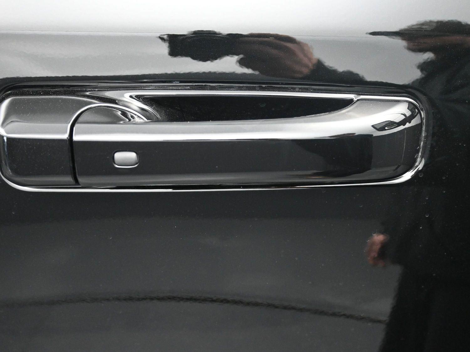 New 2026 Diamond Black Crystal Pearlcoat Ram Limited image 9