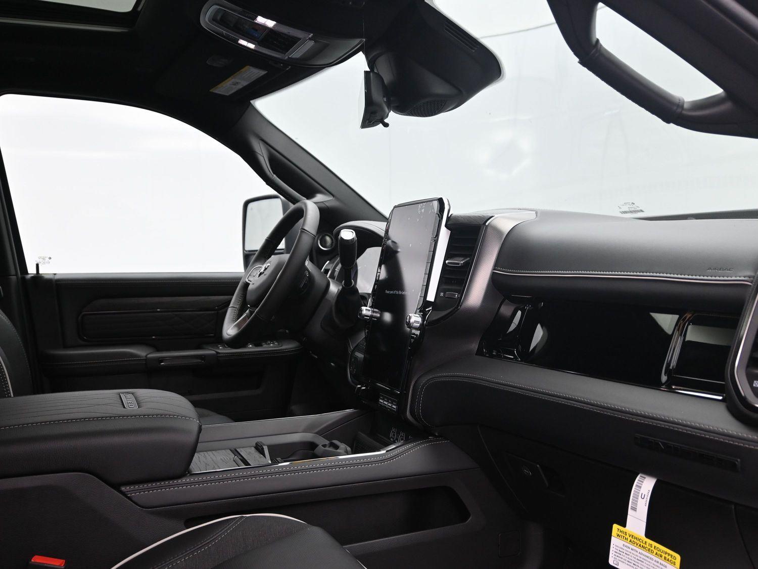 New 2026 Diamond Black Crystal Pearlcoat Ram Limited image 14