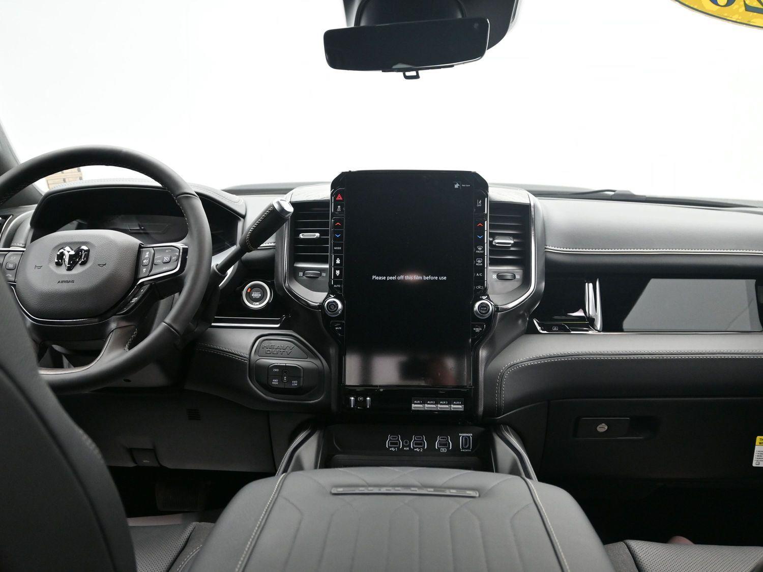 New 2026 Diamond Black Crystal Pearlcoat Ram Limited image 16