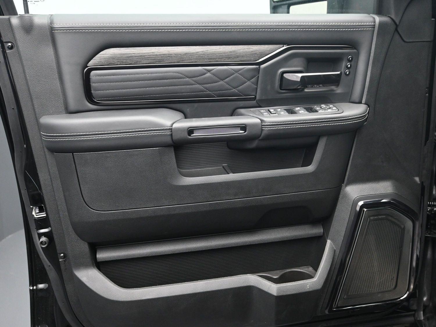 New 2026 Diamond Black Crystal Pearlcoat Ram Limited image 22