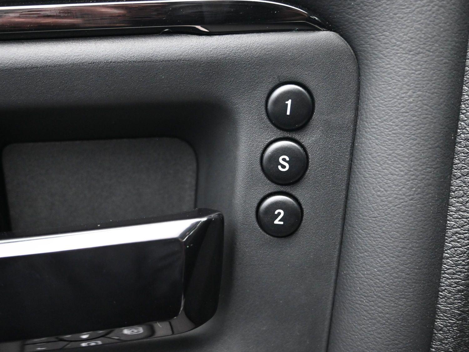 New 2026 Diamond Black Crystal Pearlcoat Ram Limited image 23