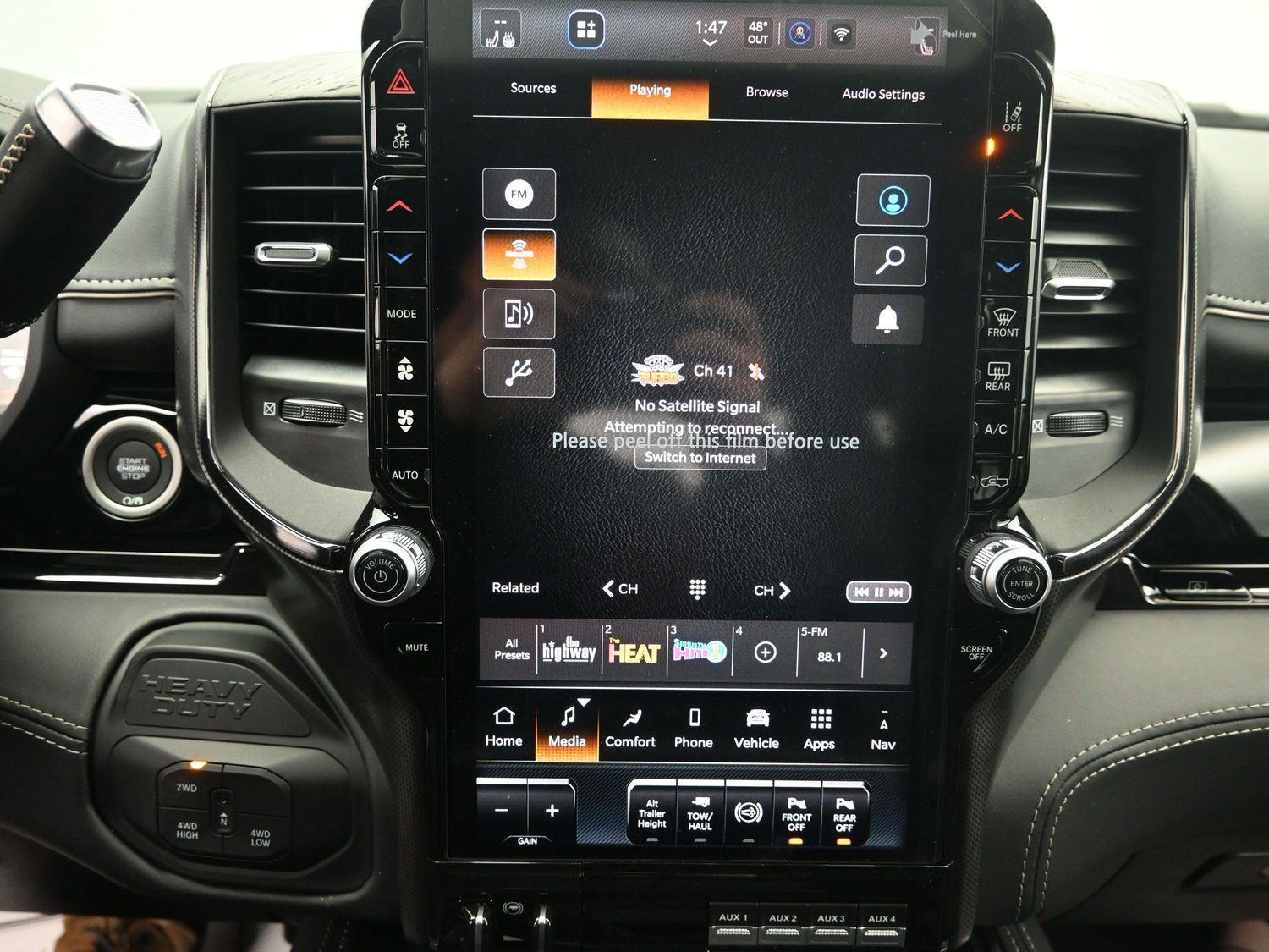 New 2026 Diamond Black Crystal Pearlcoat Ram Limited image 31