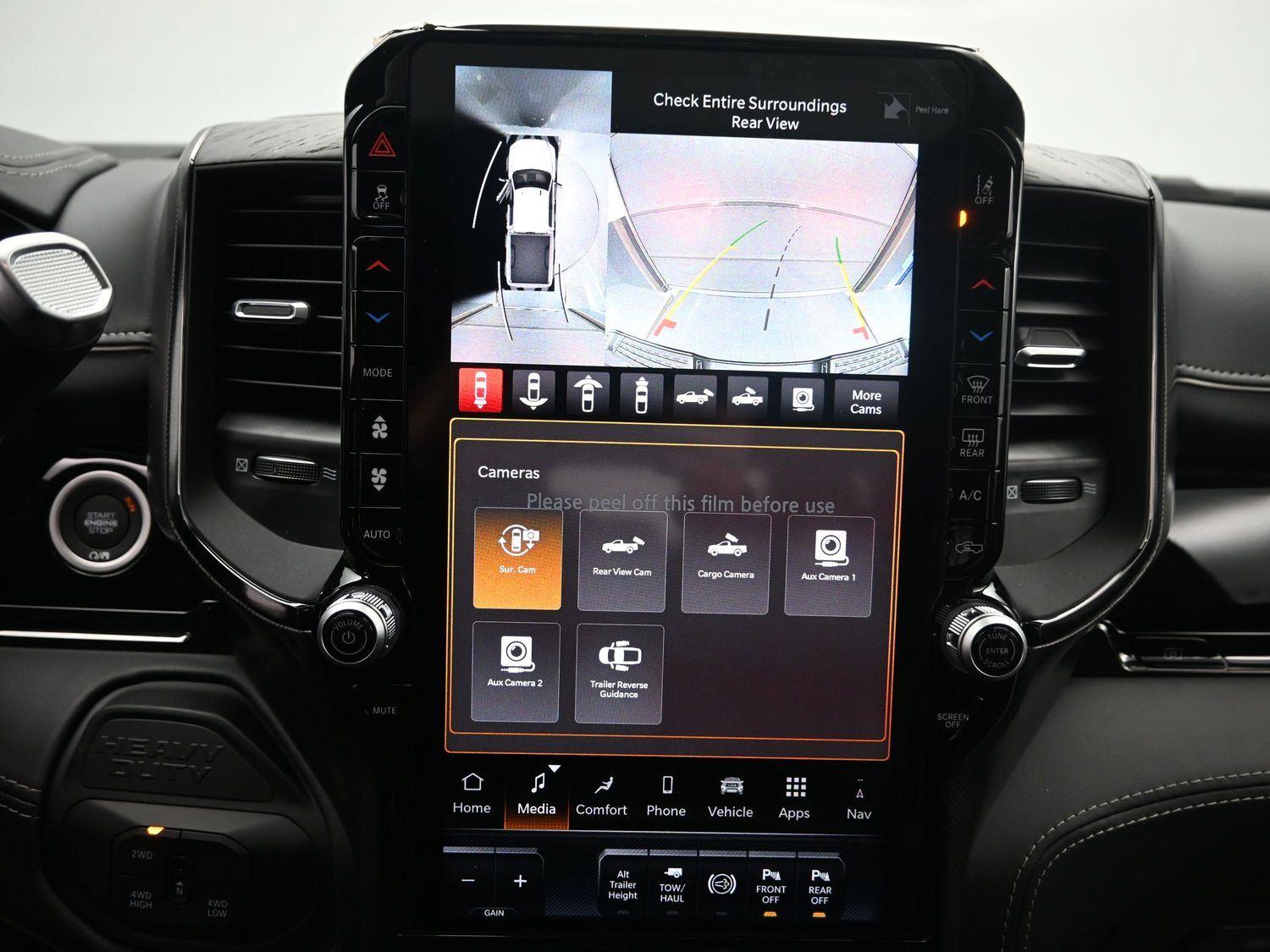 New 2026 Diamond Black Crystal Pearlcoat Ram Limited image 32