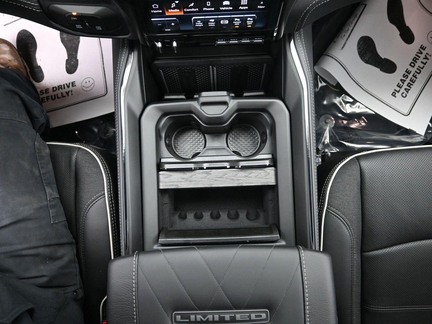 New 2026 Diamond Black Crystal Pearlcoat Ram Limited image 35