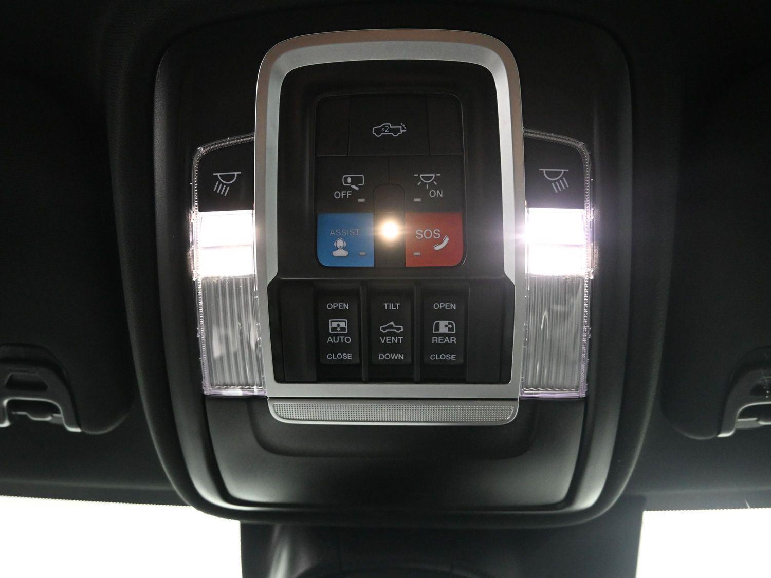 New 2026 Diamond Black Crystal Pearlcoat Ram Limited image 36