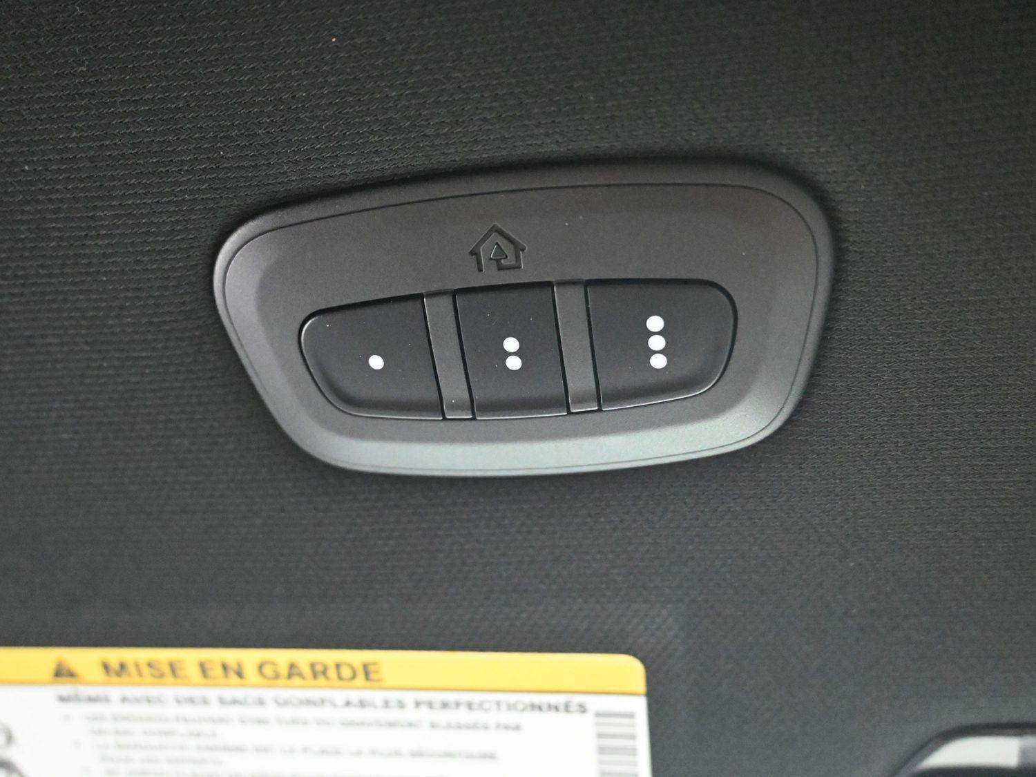 New 2026 Diamond Black Crystal Pearlcoat Ram Limited image 37