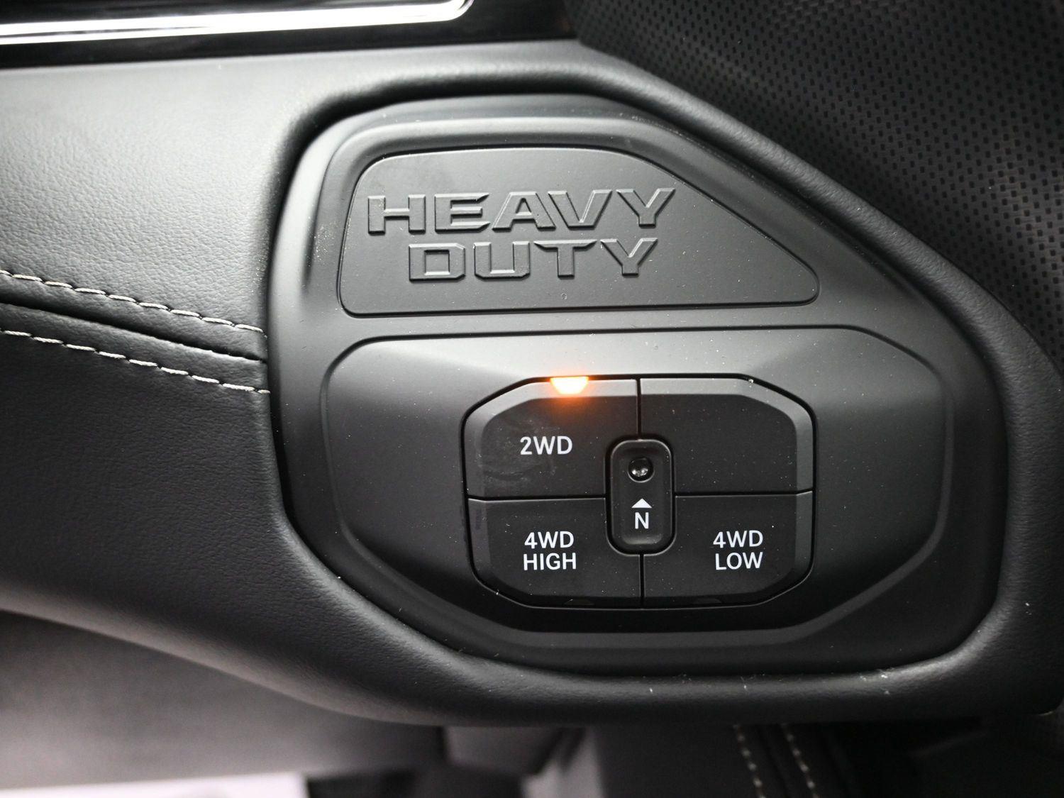 New 2026 Diamond Black Crystal Pearlcoat Ram Limited image 38