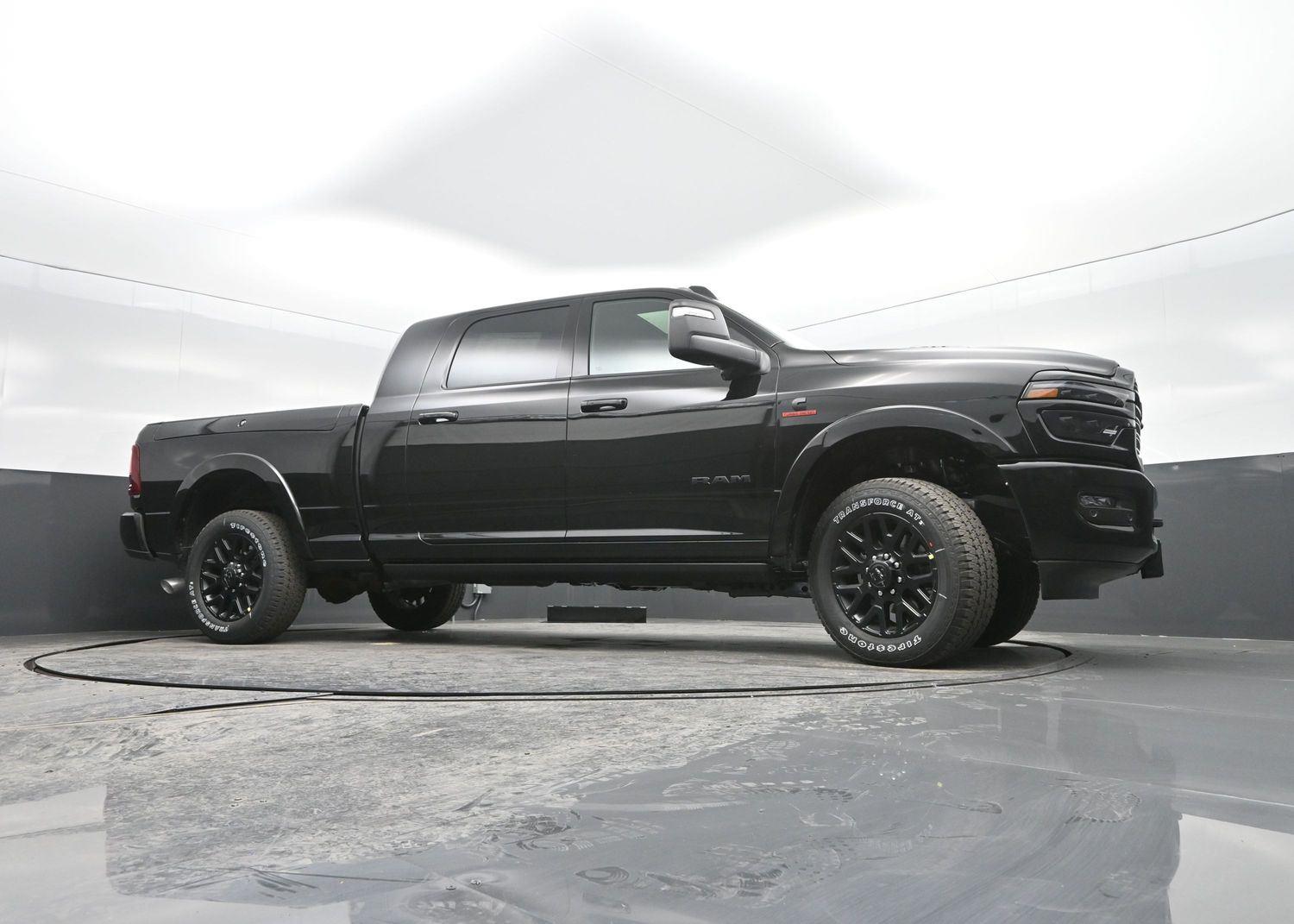 New 2026 Diamond Black Crystal Pearlcoat Ram Limited image 42