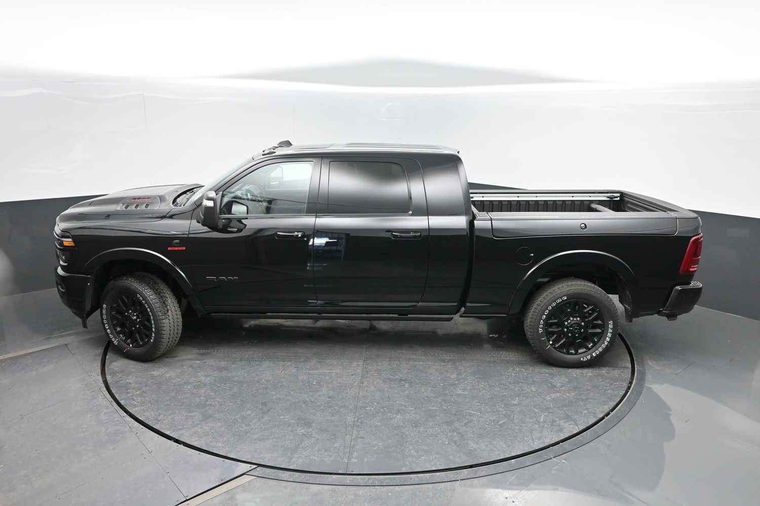 New 2026 Diamond Black Crystal Pearlcoat Ram Limited image 44