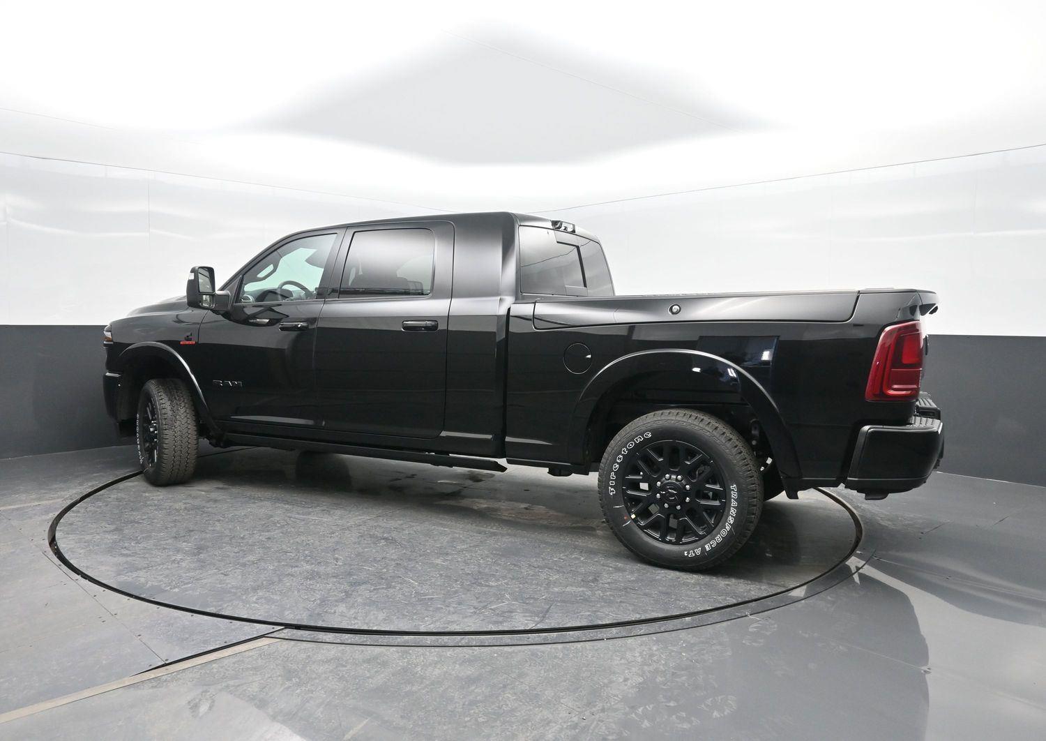 New 2026 Diamond Black Crystal Pearlcoat Ram Limited image 50