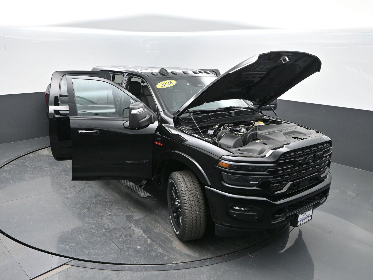 New 2026 Diamond Black Crystal Pearlcoat Ram Limited image 52