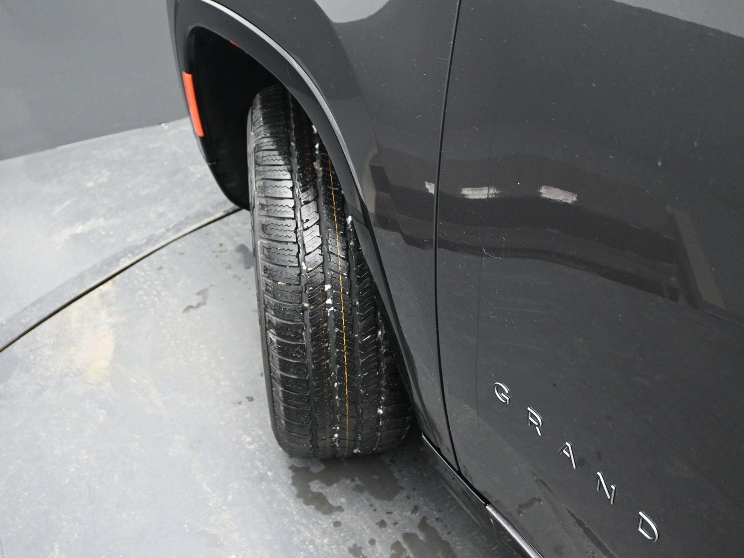 New 2026 Baltic Gray Metallic Clearcoat Jeep Limited Altitude image 5