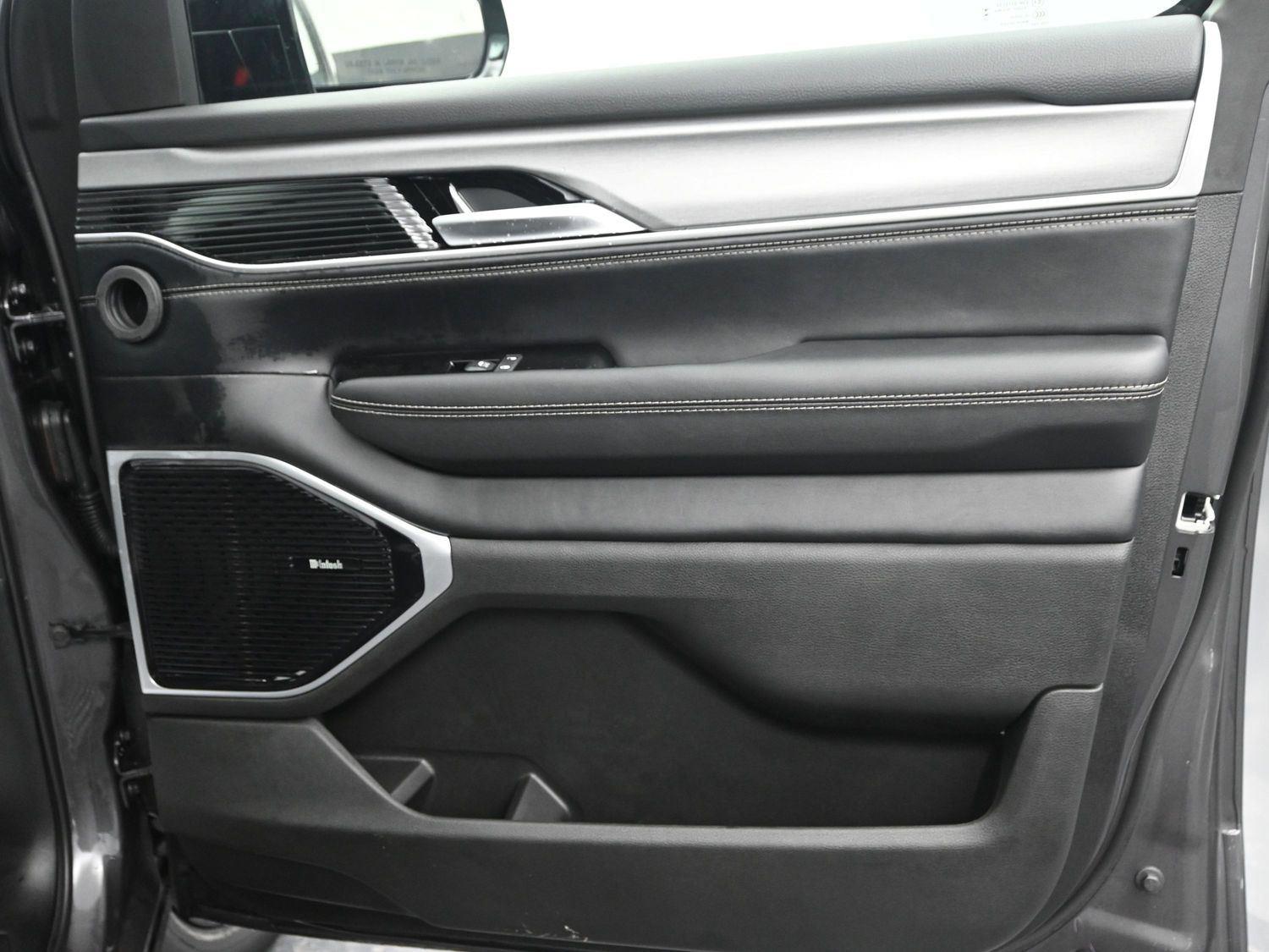 New 2026 Baltic Gray Metallic Clearcoat Jeep Limited Altitude image 7