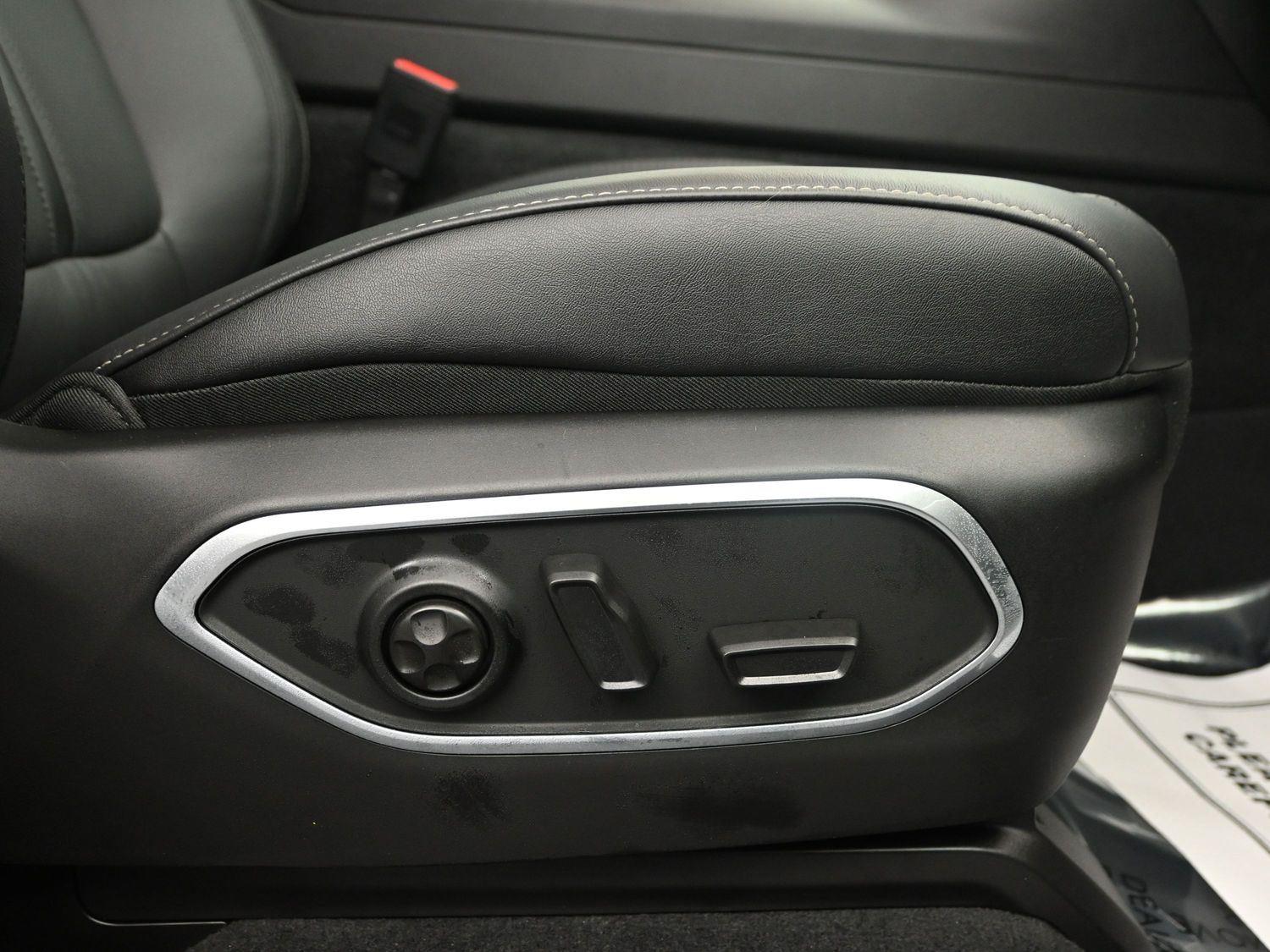 New 2026 Baltic Gray Metallic Clearcoat Jeep Limited Altitude image 9