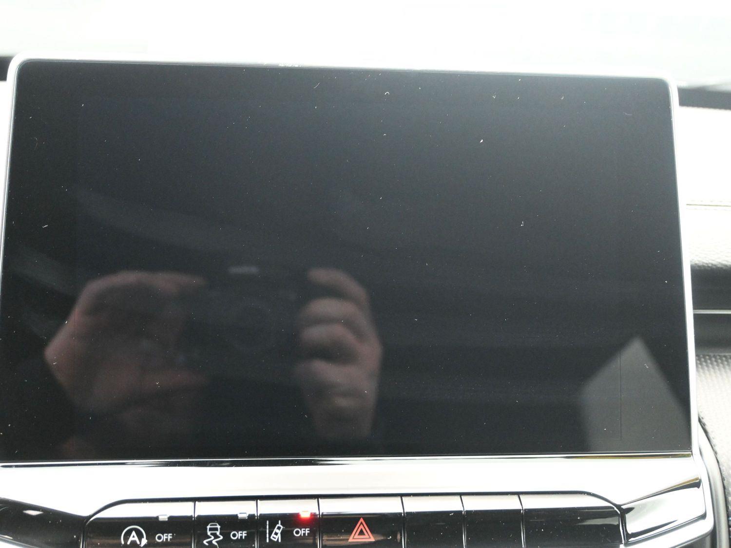 New 2026 Bright White Clearcoat Jeep Latitude image 23