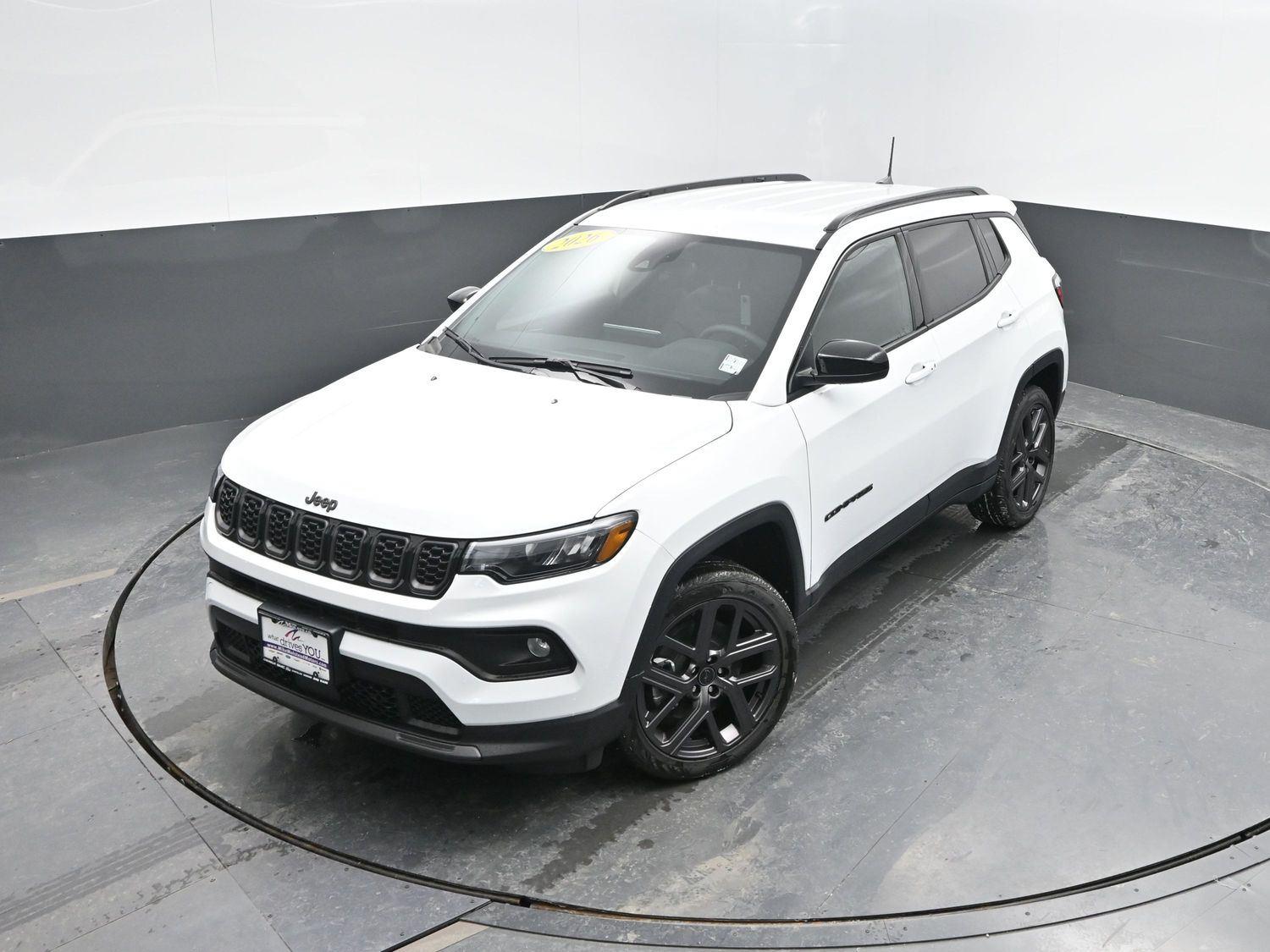 New 2026 Bright White Clearcoat Jeep Latitude image 30