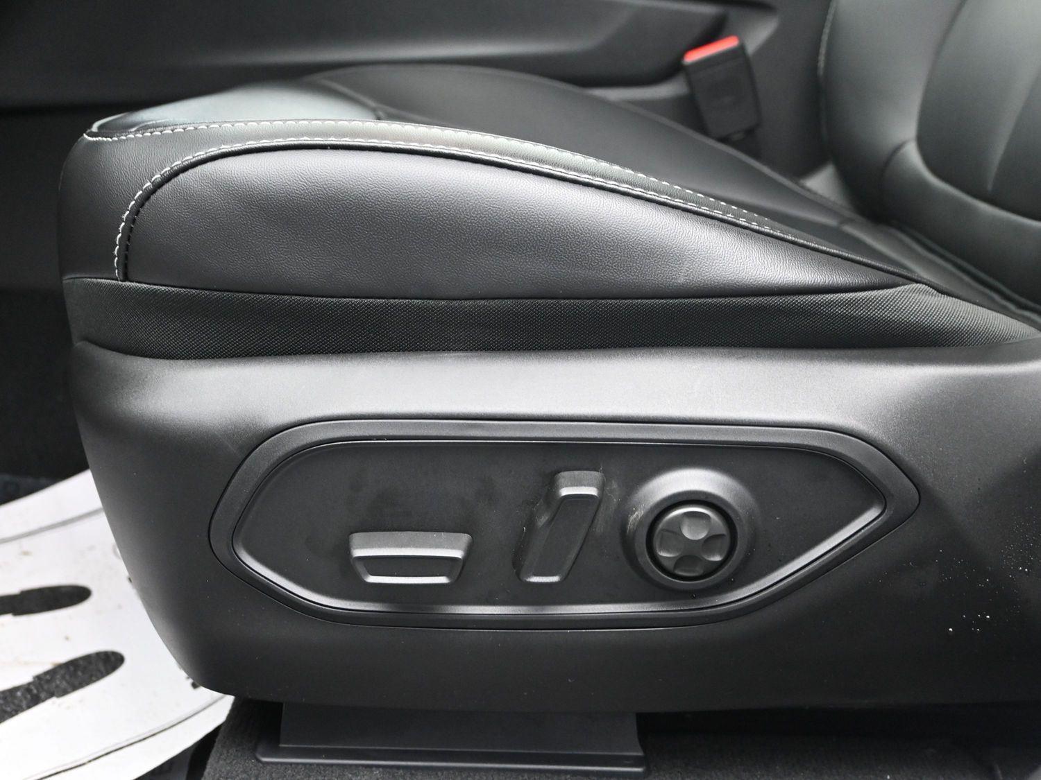 New 2026 Bright White Clearcoat Jeep Limited image 19