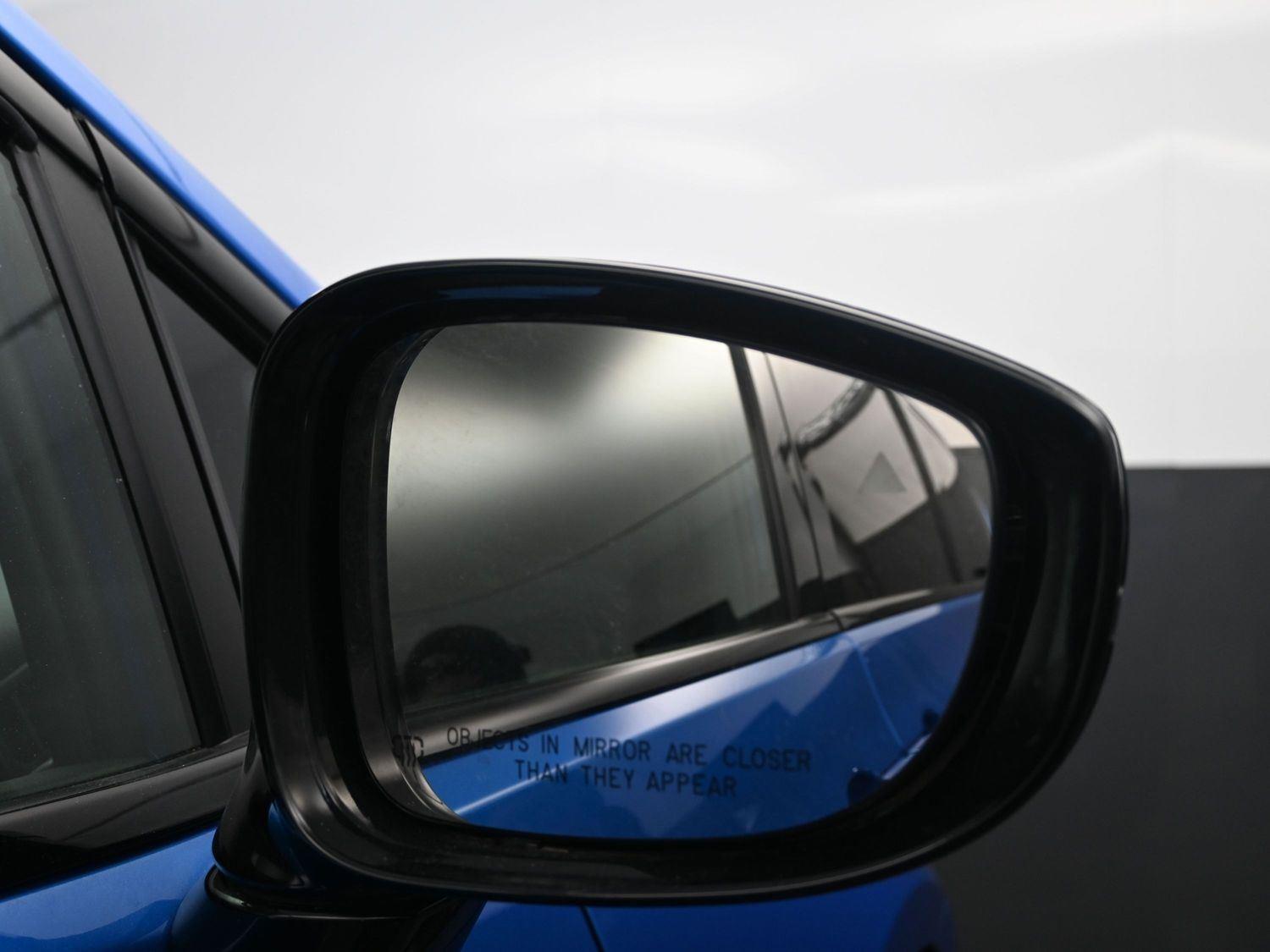 New 2026 Hydro Blue Pearlcoat Chrysler Select image 7