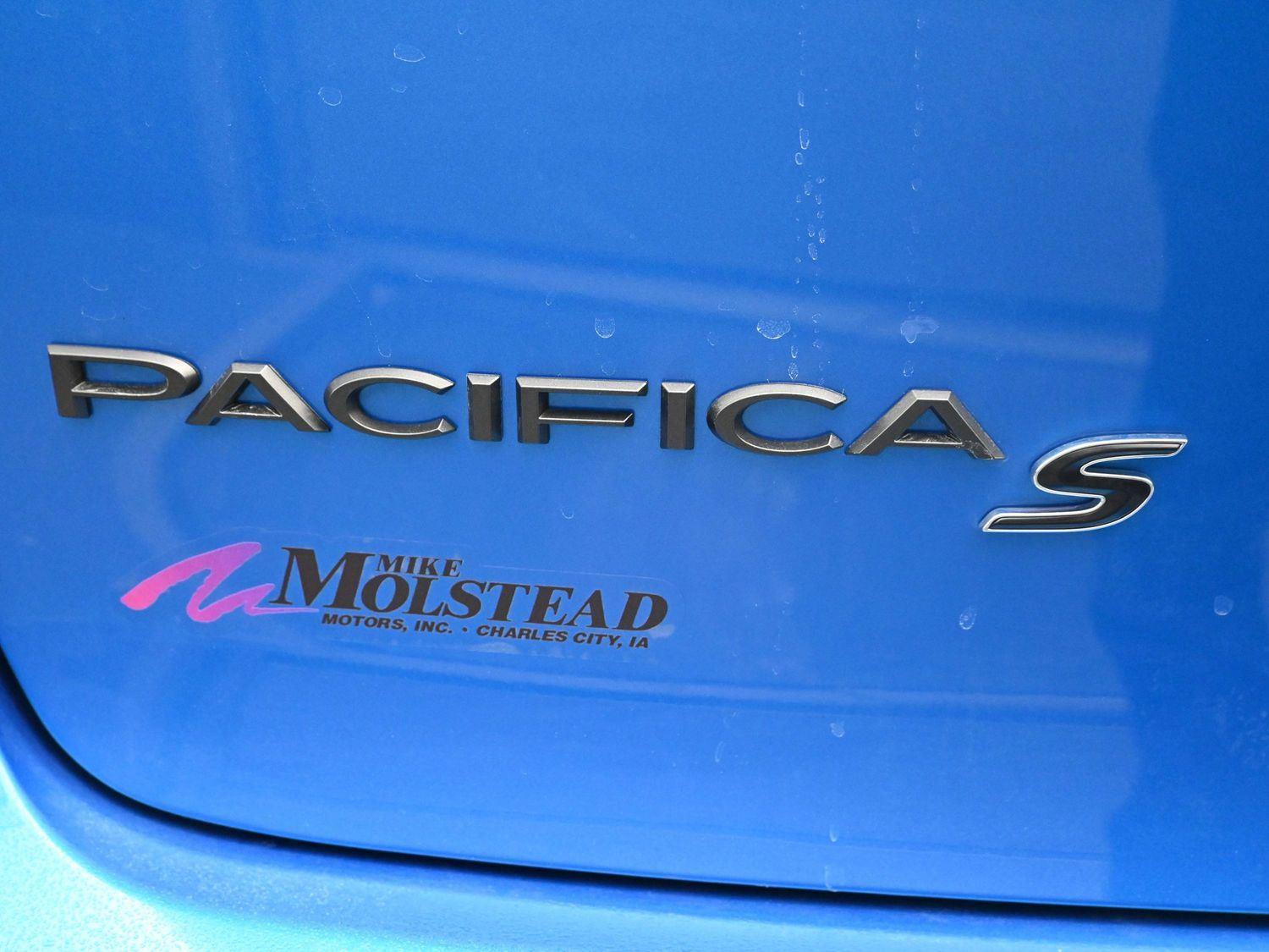 New 2026 Hydro Blue Pearlcoat Chrysler Select image 15