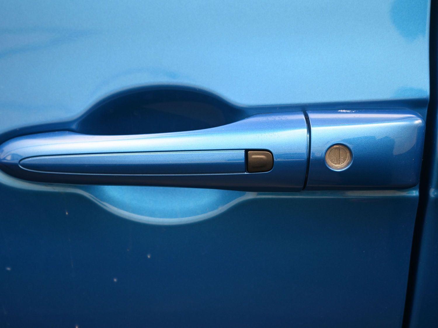 New 2026 Hydro Blue Pearlcoat Chrysler Select image 17