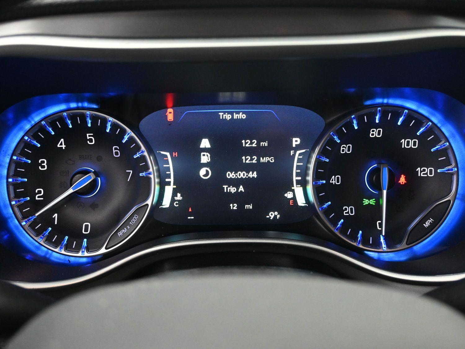 New 2026 Hydro Blue Pearlcoat Chrysler Select image 26