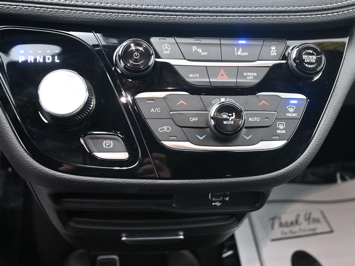 New 2026 Hydro Blue Pearlcoat Chrysler Select image 30