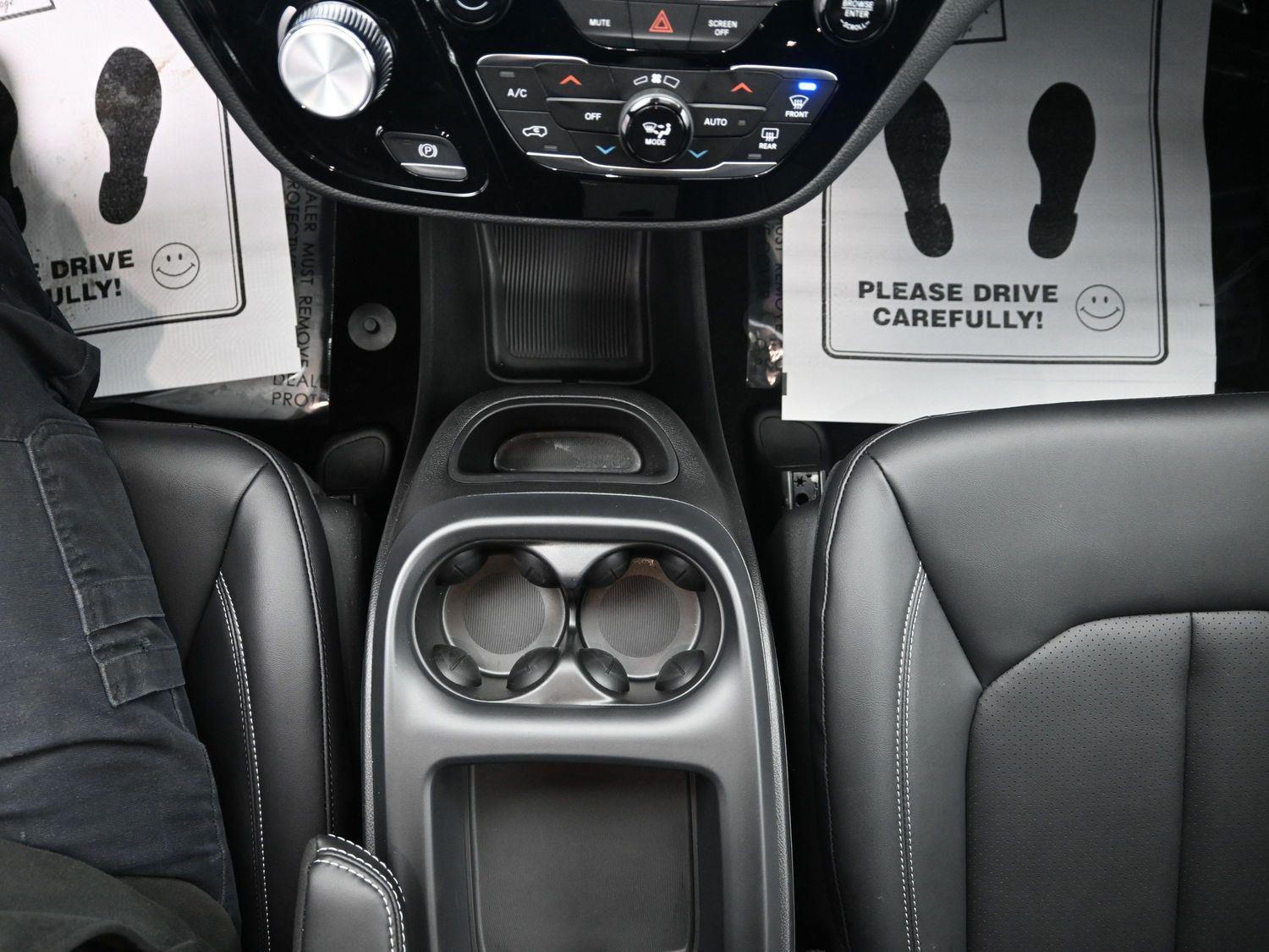 New 2026 Hydro Blue Pearlcoat Chrysler Select image 31