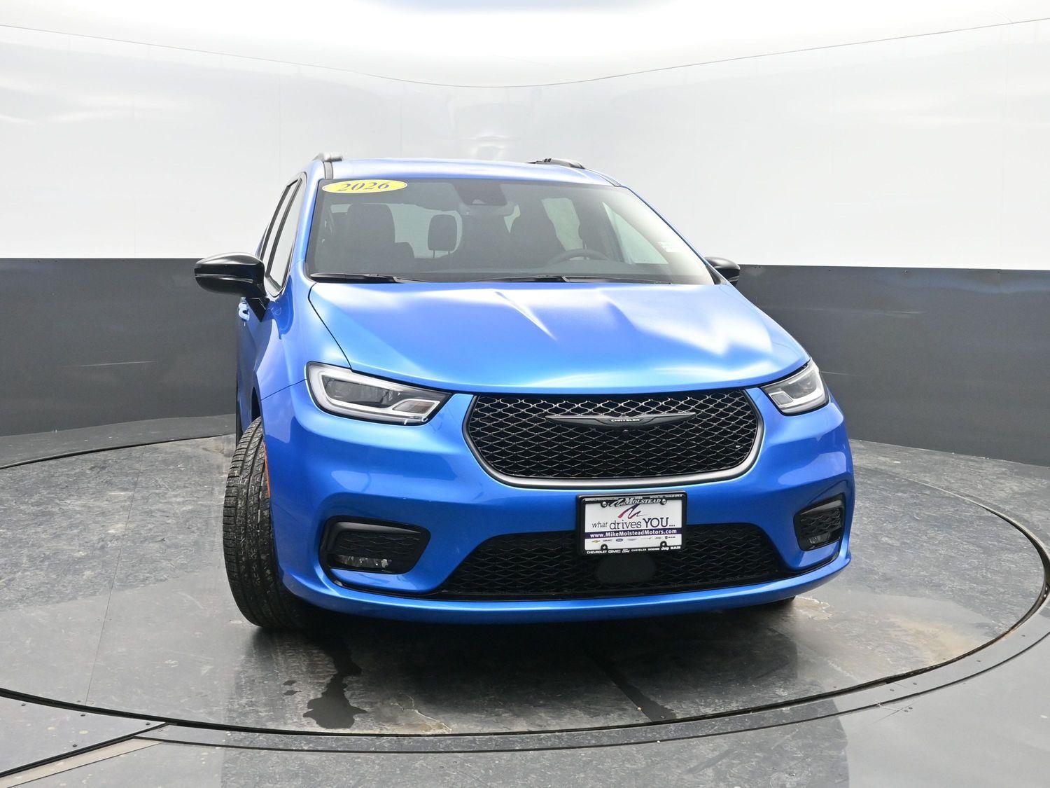 New 2026 Hydro Blue Pearlcoat Chrysler Select image 44