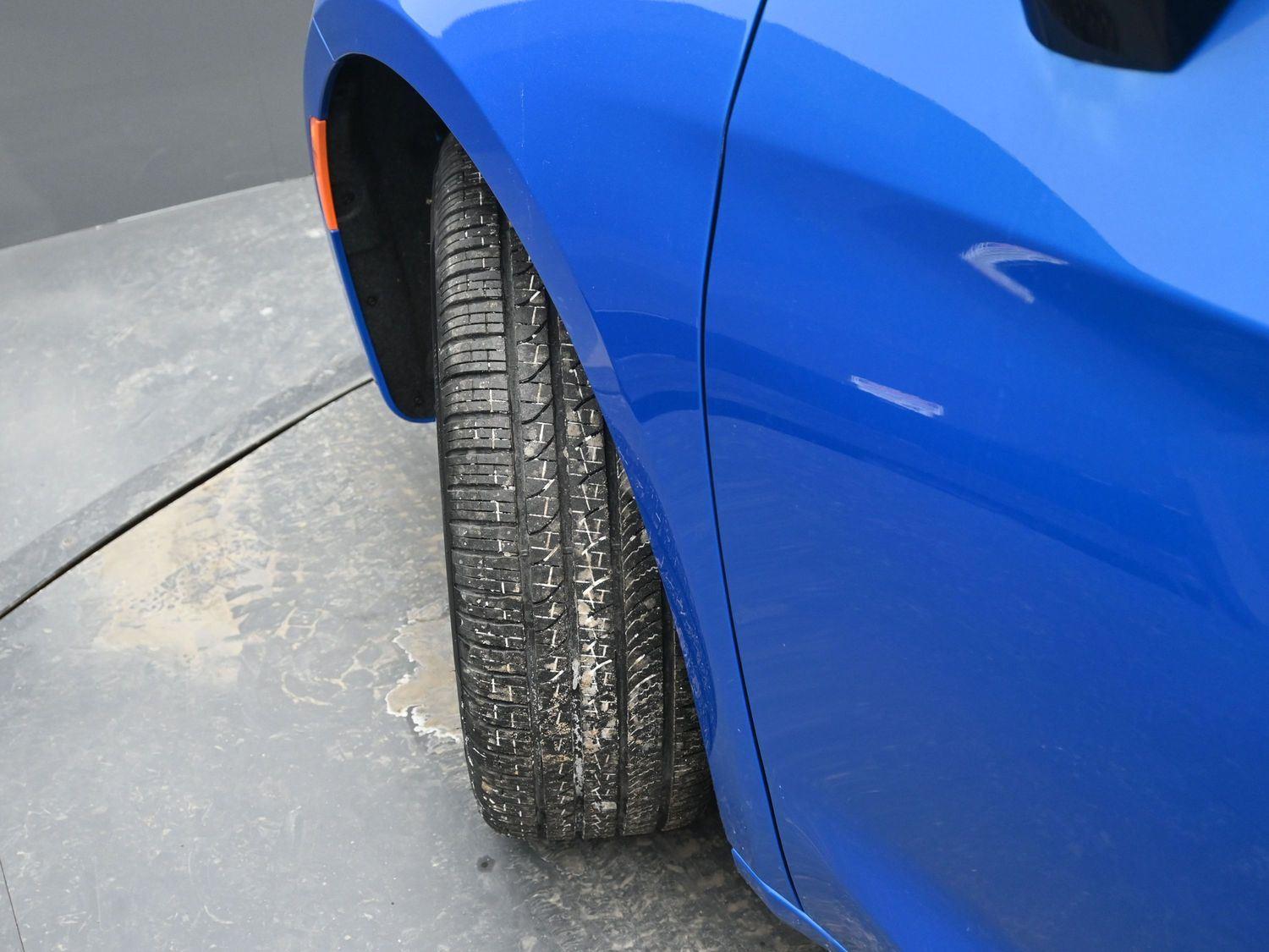 New 2026 Hydro Blue Pearlcoat Chrysler Select image 5