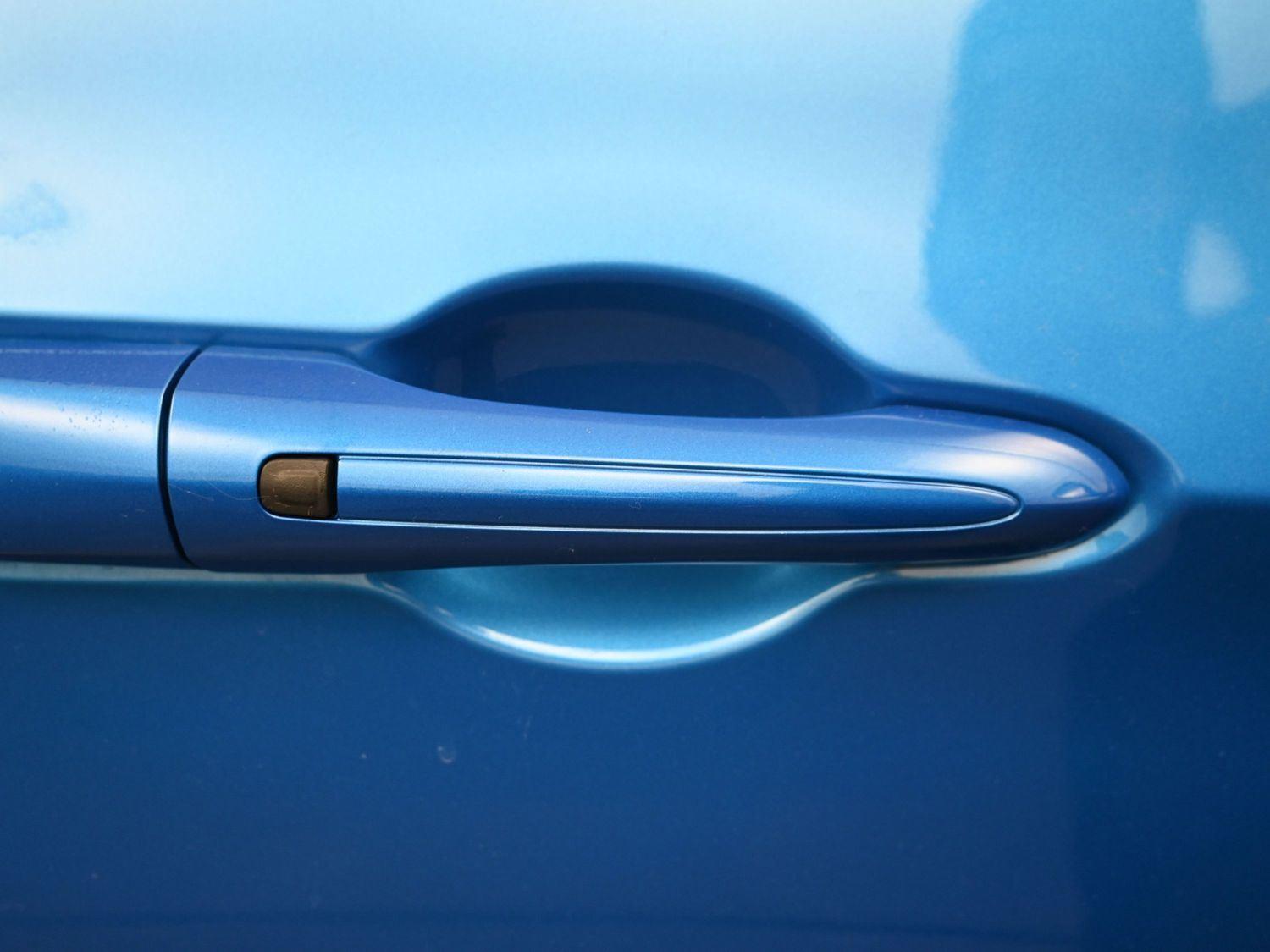 New 2026 Hydro Blue Pearlcoat Chrysler Select image 6