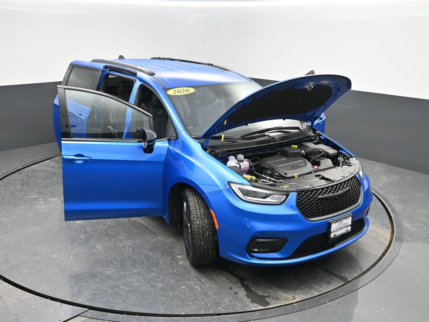 New 2026 Hydro Blue Pearlcoat Chrysler Select image 47