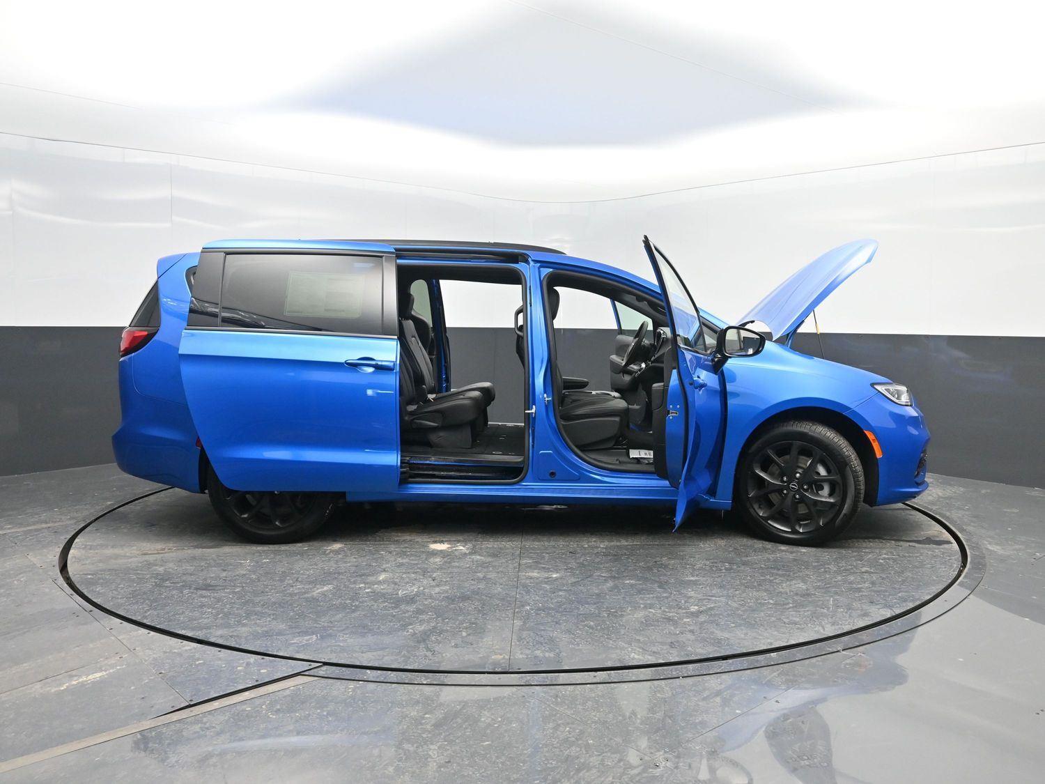 New 2026 Hydro Blue Pearlcoat Chrysler Select image 49